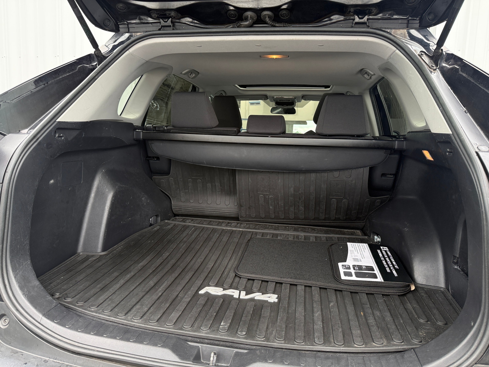 Thumbnail: 2019 Toyota RAV4 - 7