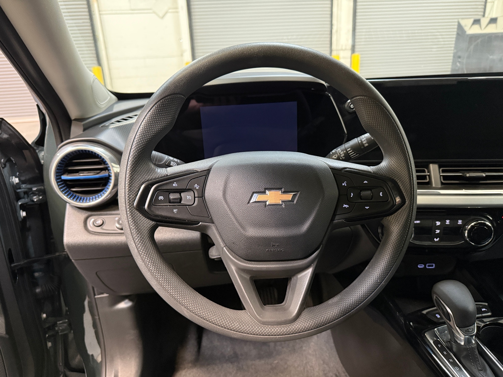 Thumbnail: 2025 Chevrolet Trax - 4