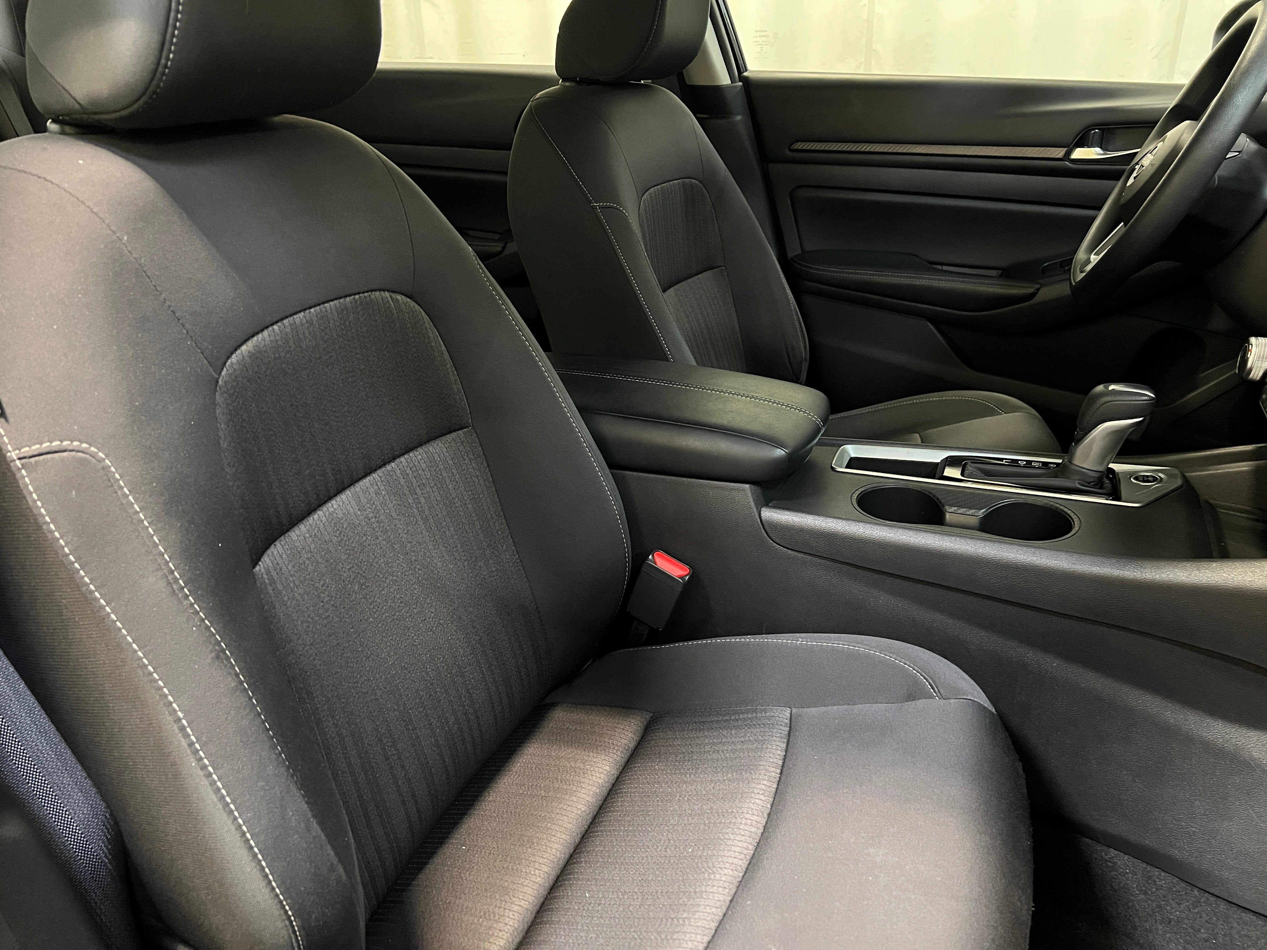 2025 Nissan Altima SV - Photo 2