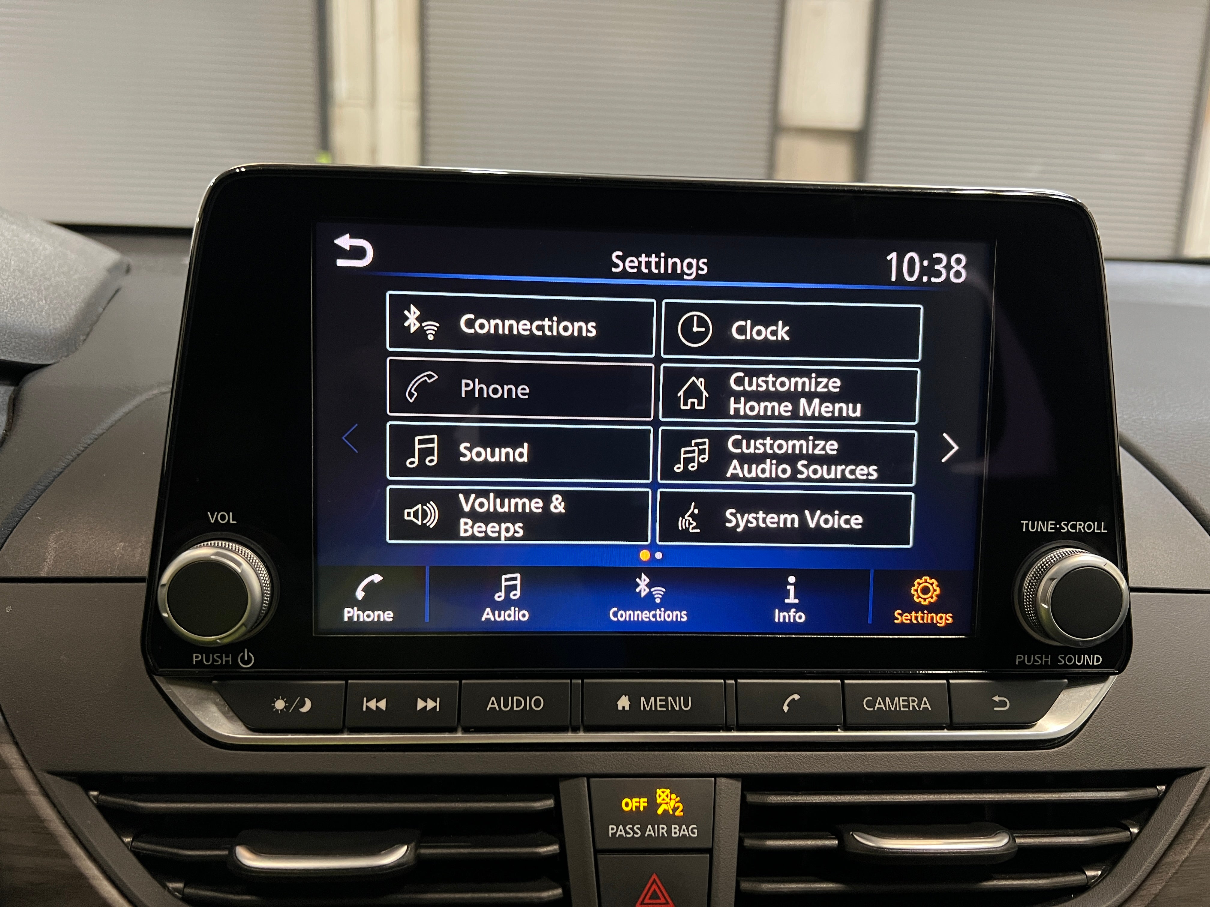 2025 Nissan Altima SV - Photo 14