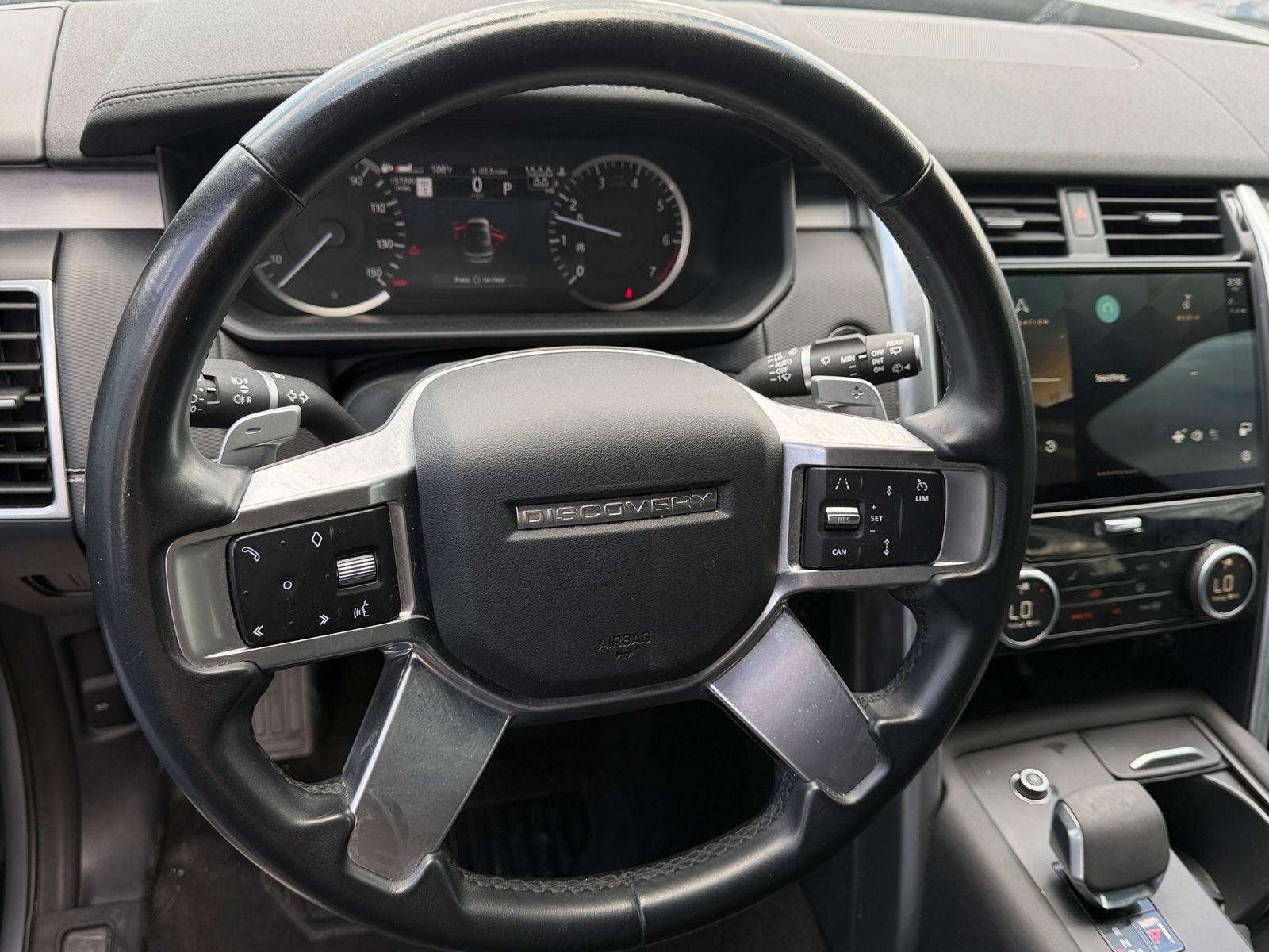 Thumbnail: 2023 Land Rover Discovery - 4