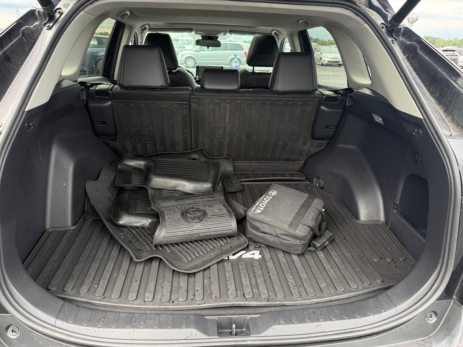 Thumbnail: 2019 Toyota RAV4 - 6