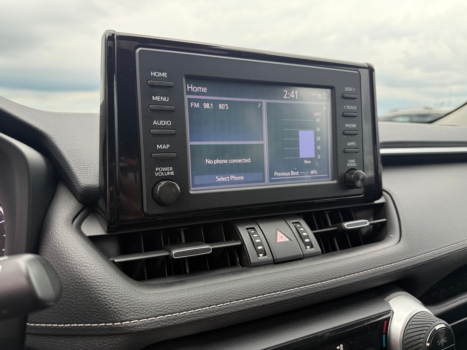 Thumbnail: 2019 Toyota RAV4 - 3