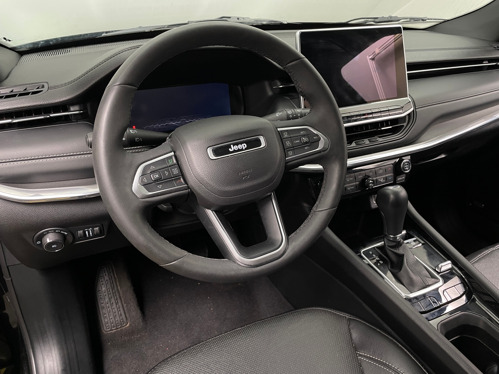 Thumbnail: 2023 Jeep Compass - 4