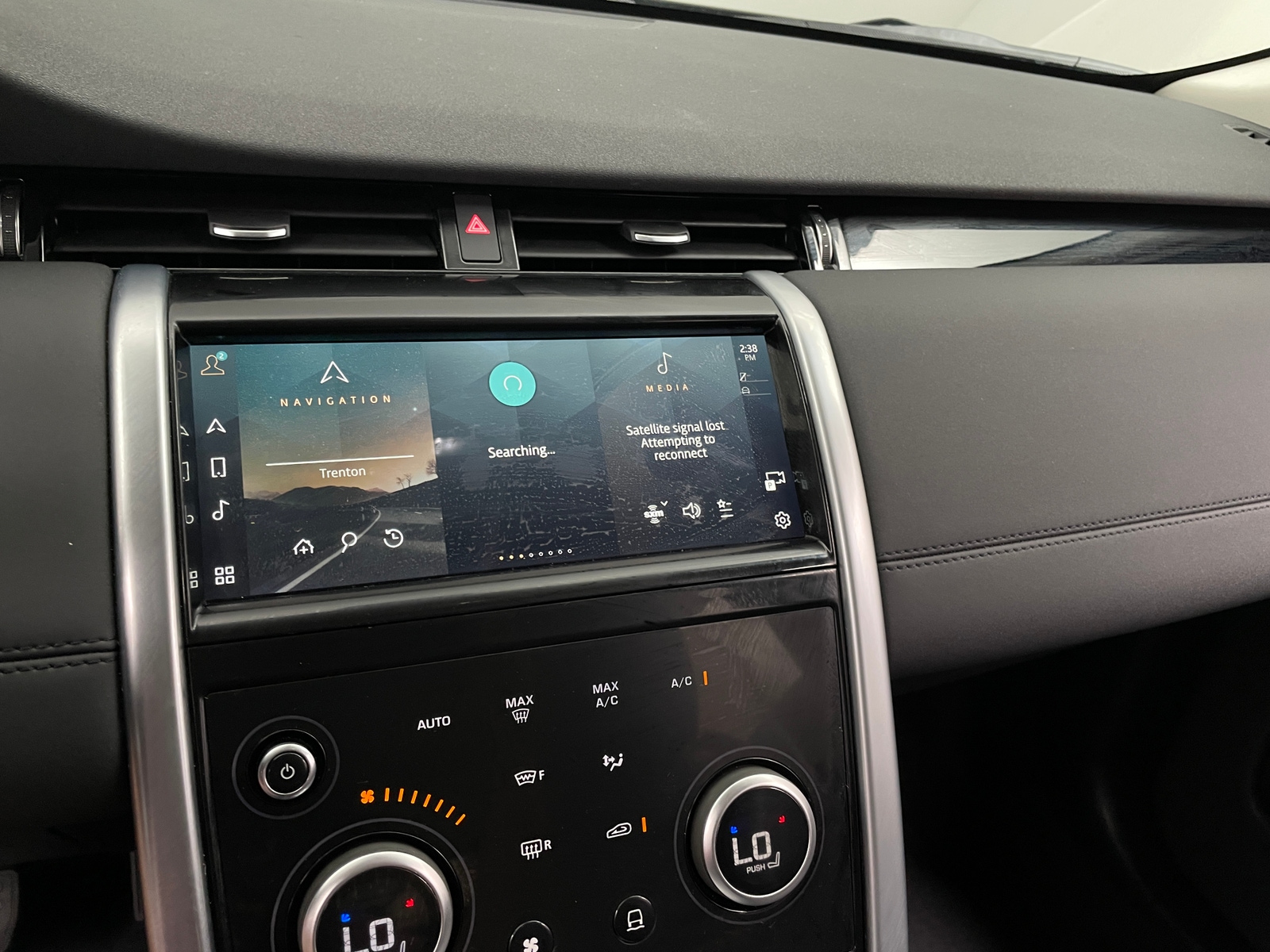 Thumbnail: 2023 Land Rover Discovery Sport - 3