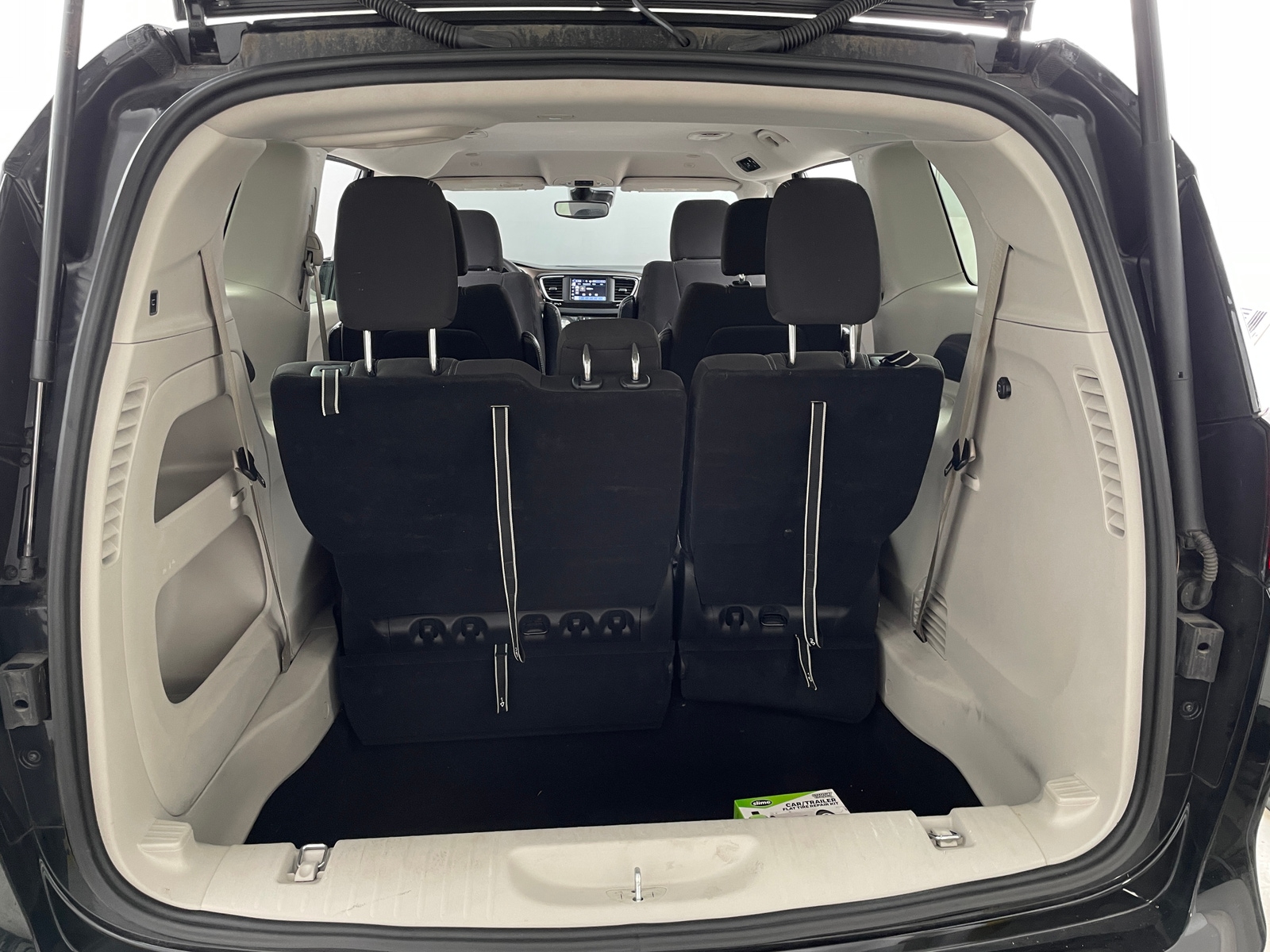Thumbnail: 2024 Chrysler Voyager - 7