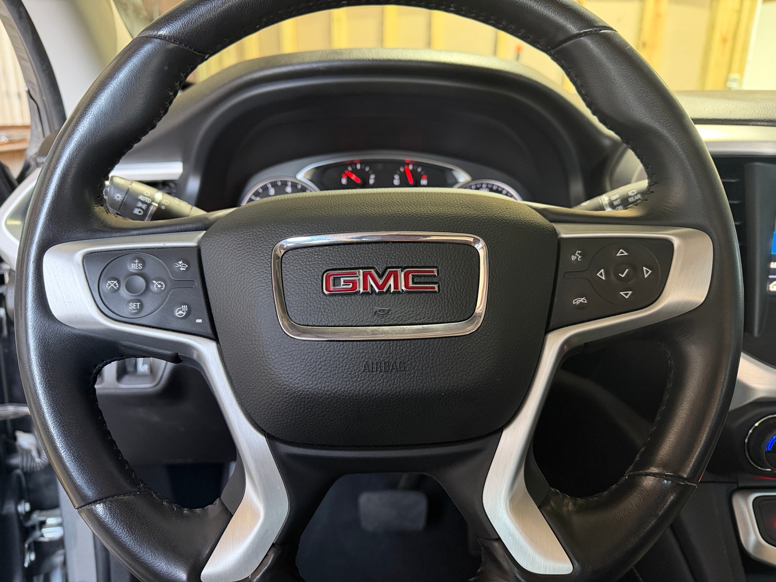Thumbnail: 2022 GMC Acadia - 4