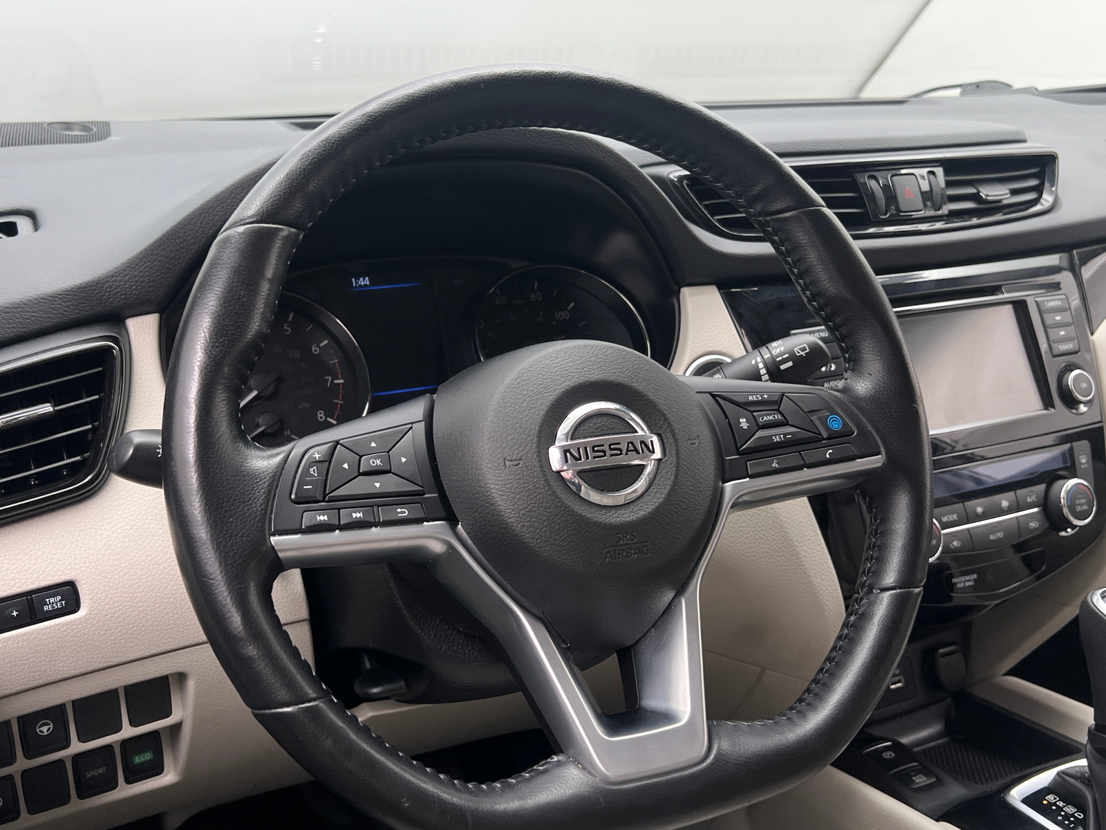 Thumbnail: 2022 Nissan Rogue Sport - 4