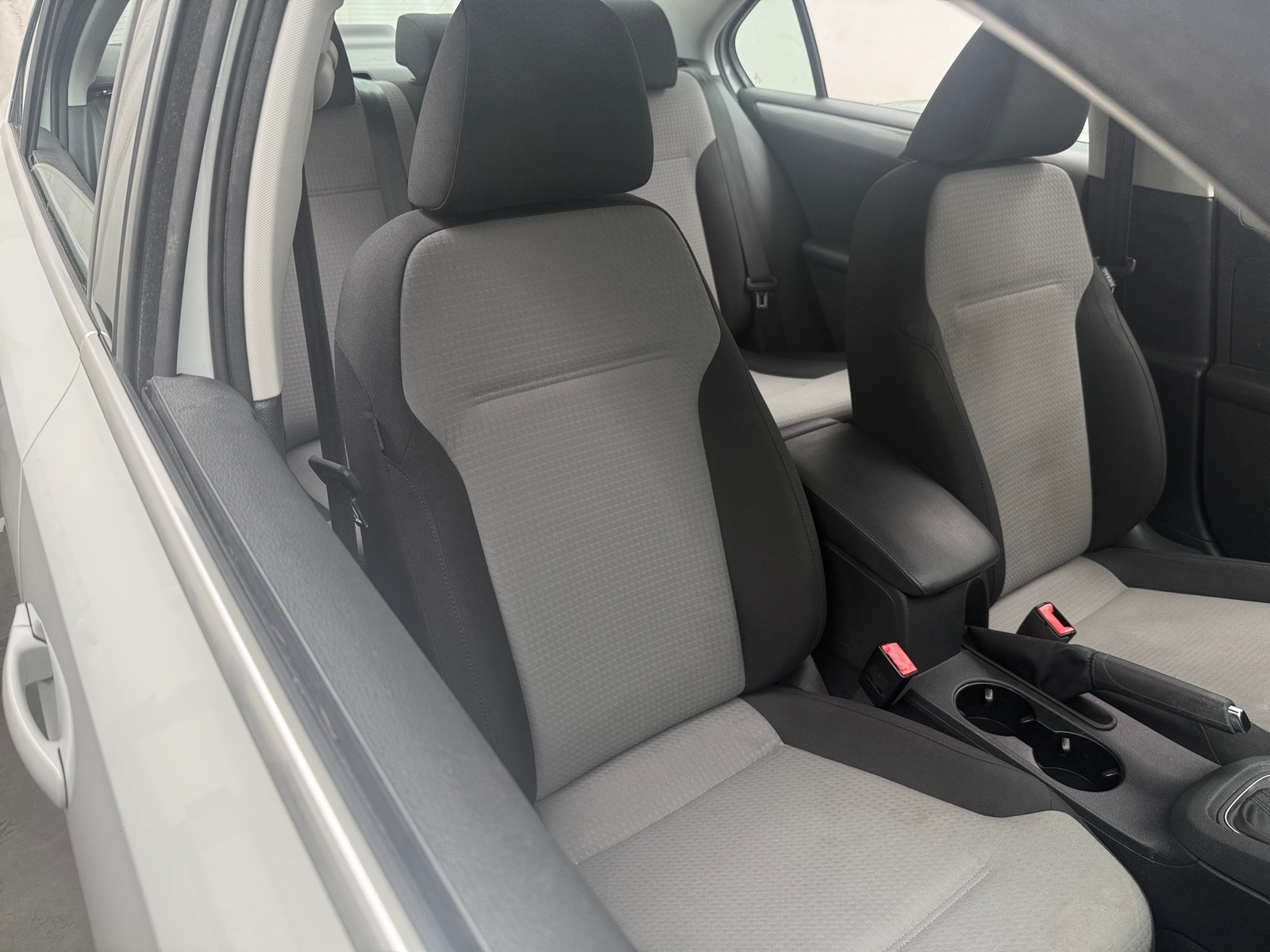 Thumbnail: 2017 Volkswagen Jetta - 2