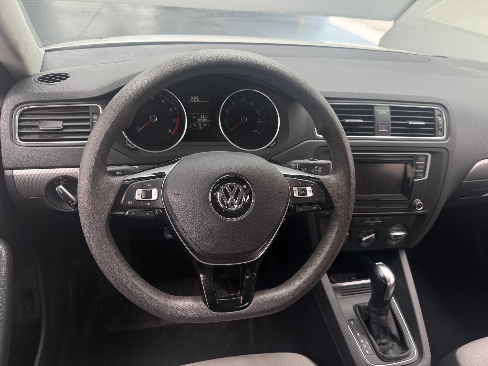 Thumbnail: 2017 Volkswagen Jetta - 5