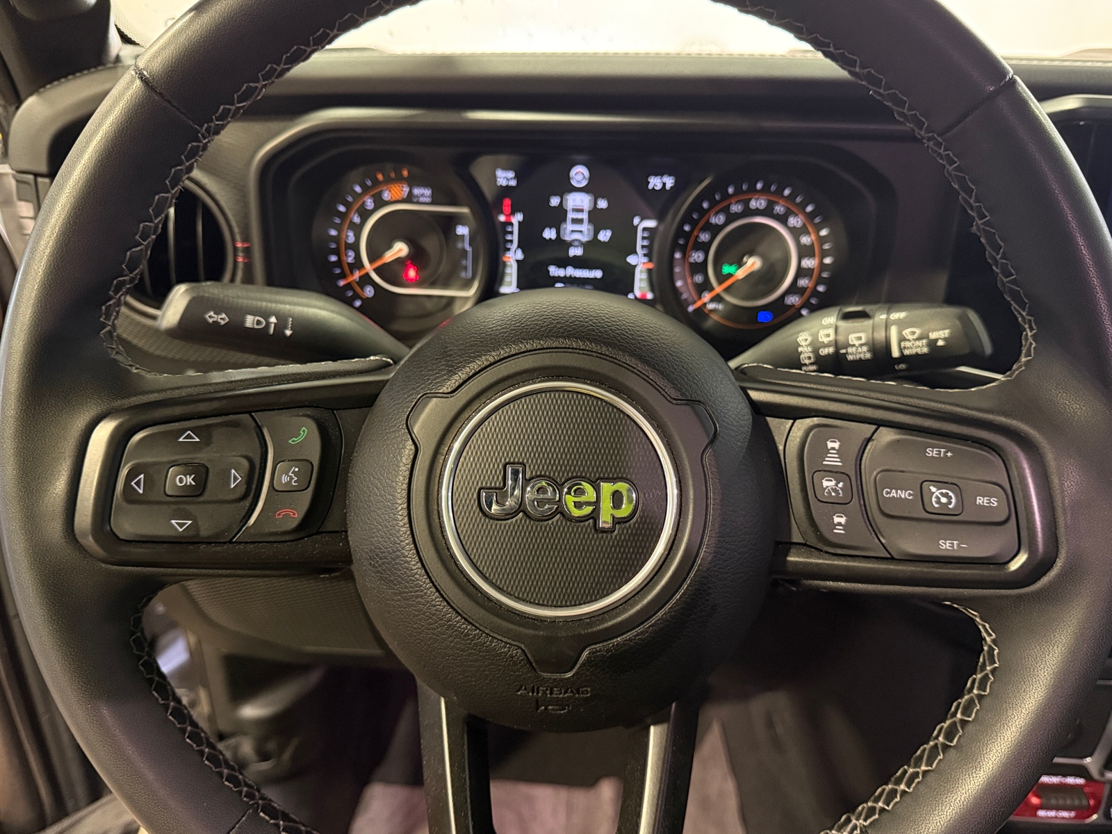 Thumbnail: 2025 Jeep Wrangler - 5