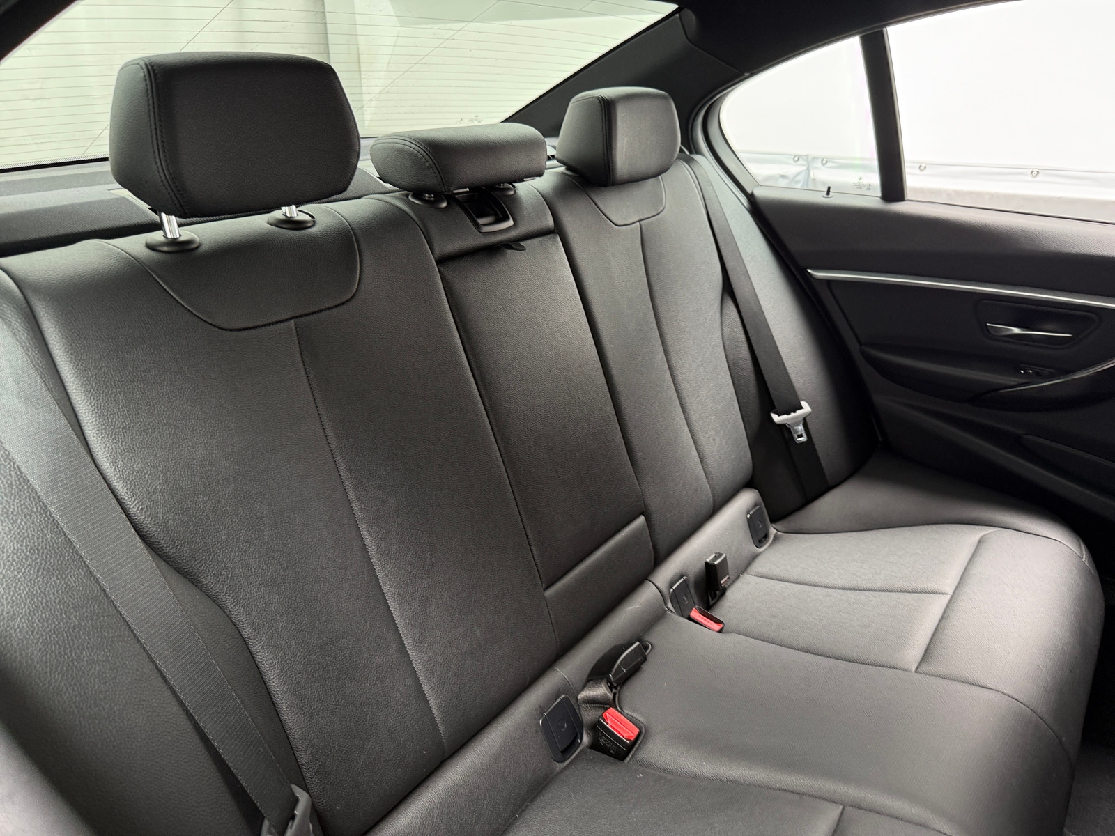 Thumbnail: 2016 BMW 3 Series - 6