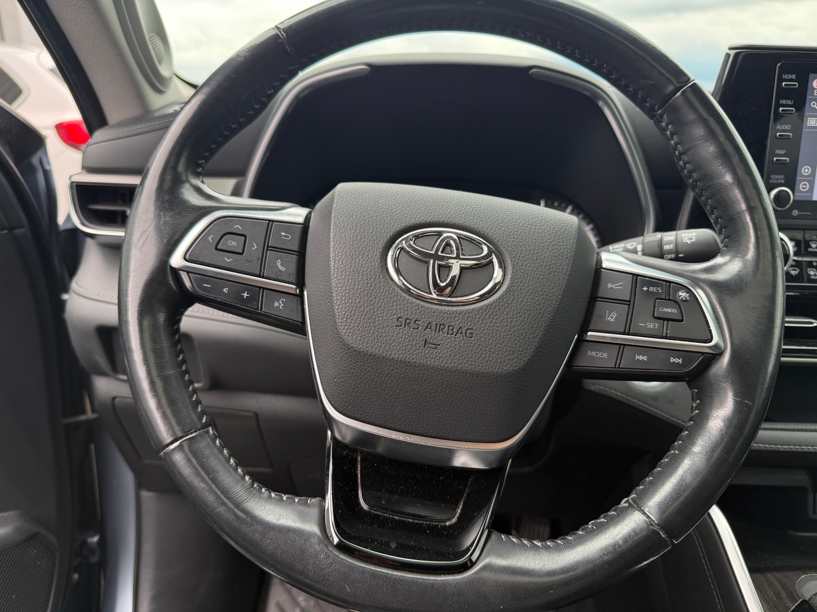 Thumbnail: 2021 Toyota Highlander - 4