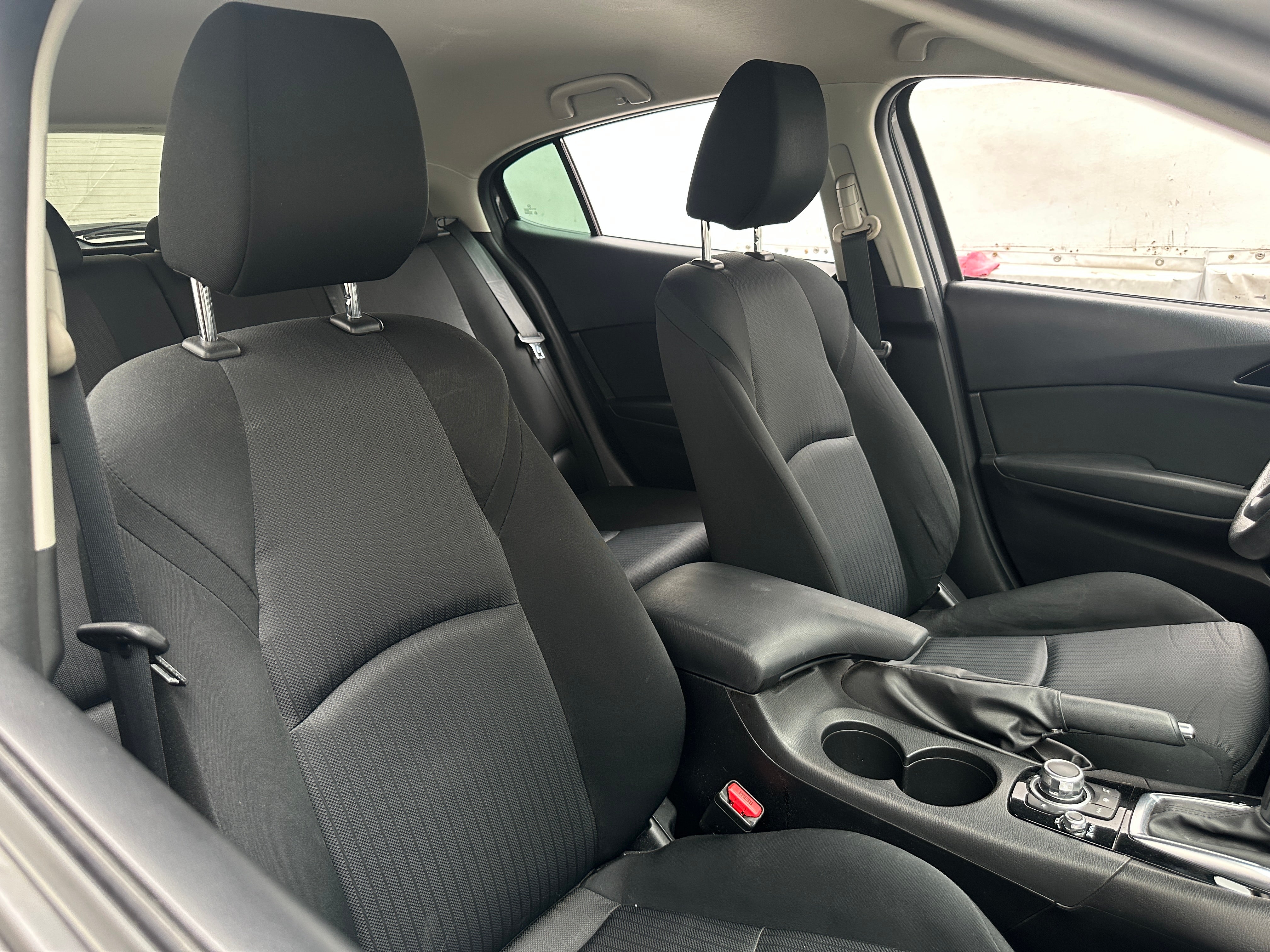 2016 Mazda MAZDA3 i Sport