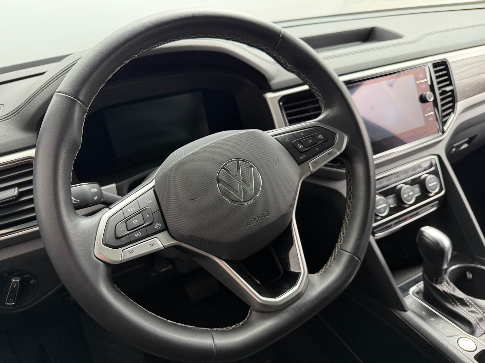 Thumbnail: 2022 Volkswagen Atlas - 5