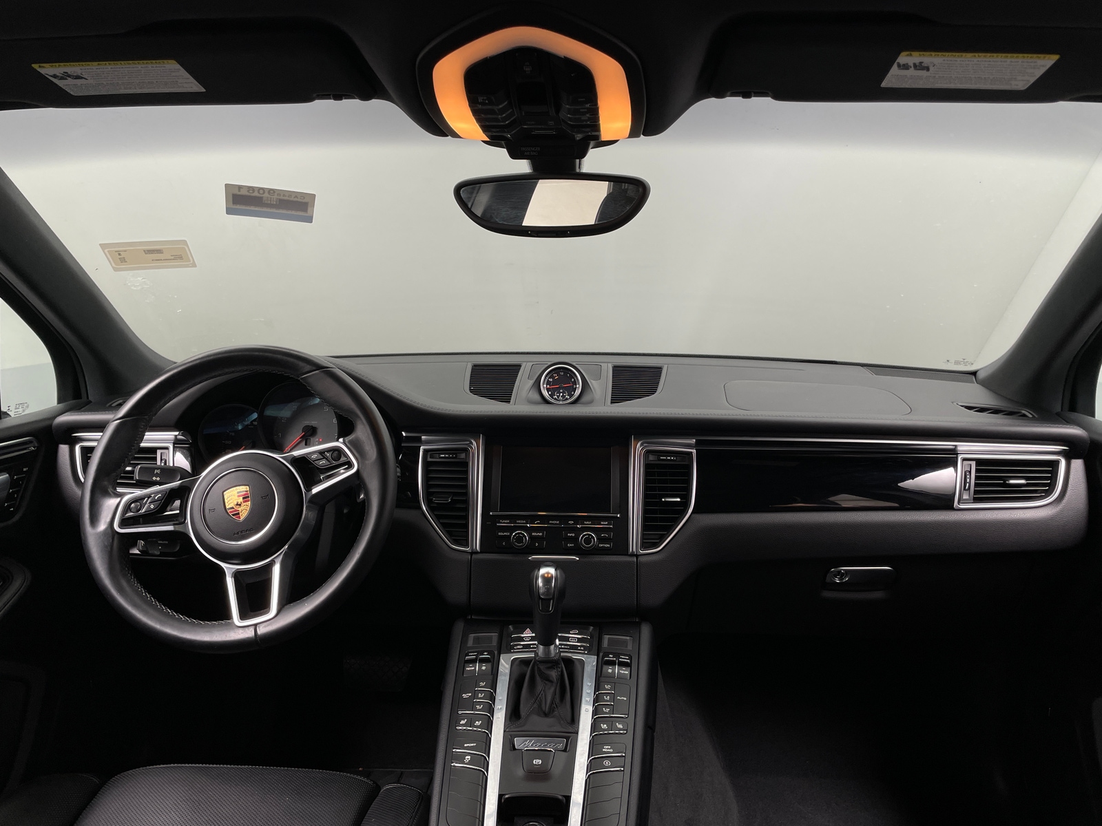 Thumbnail: 2016 Porsche Macan - 2