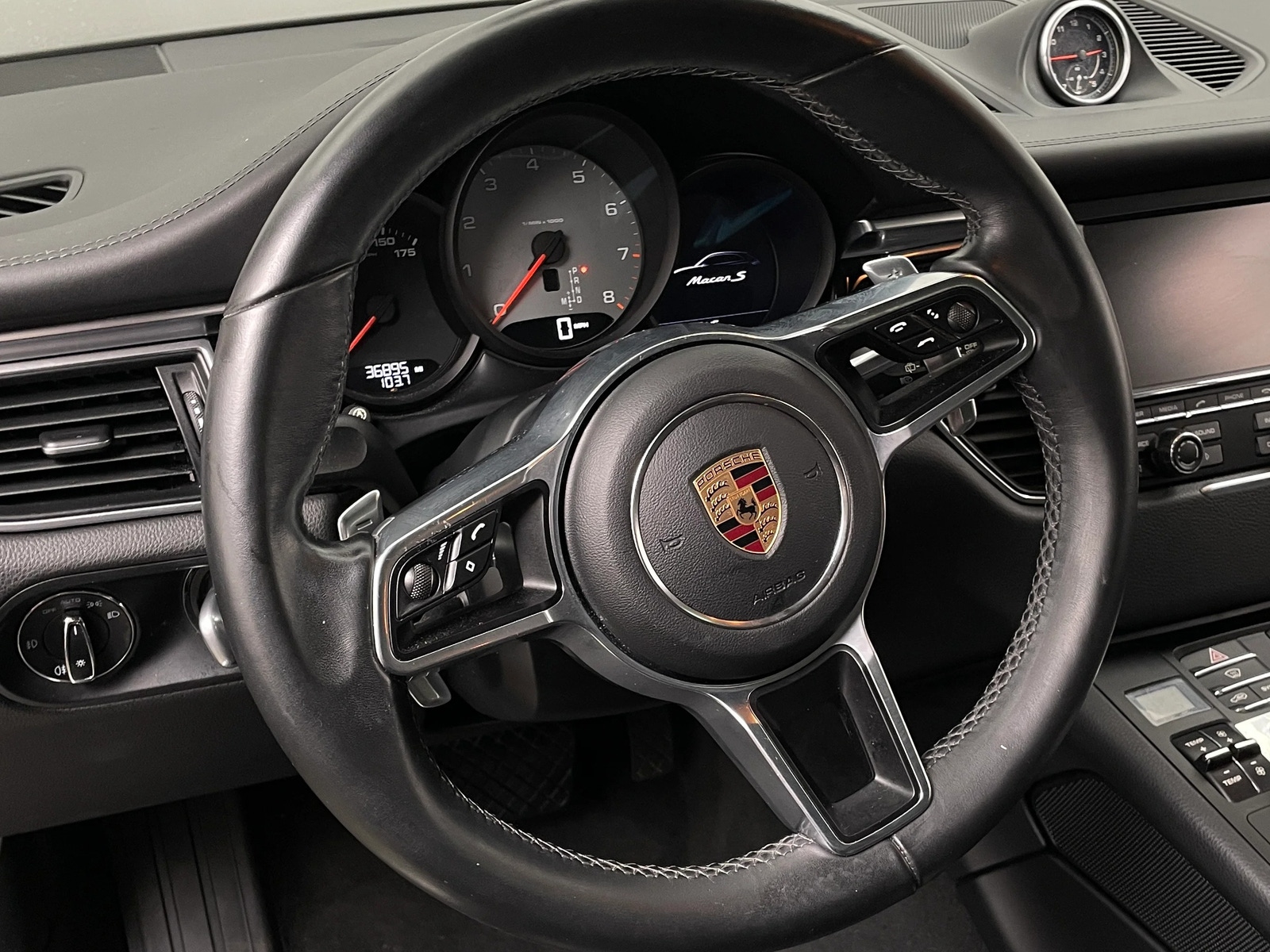 Thumbnail: 2016 Porsche Macan - 4