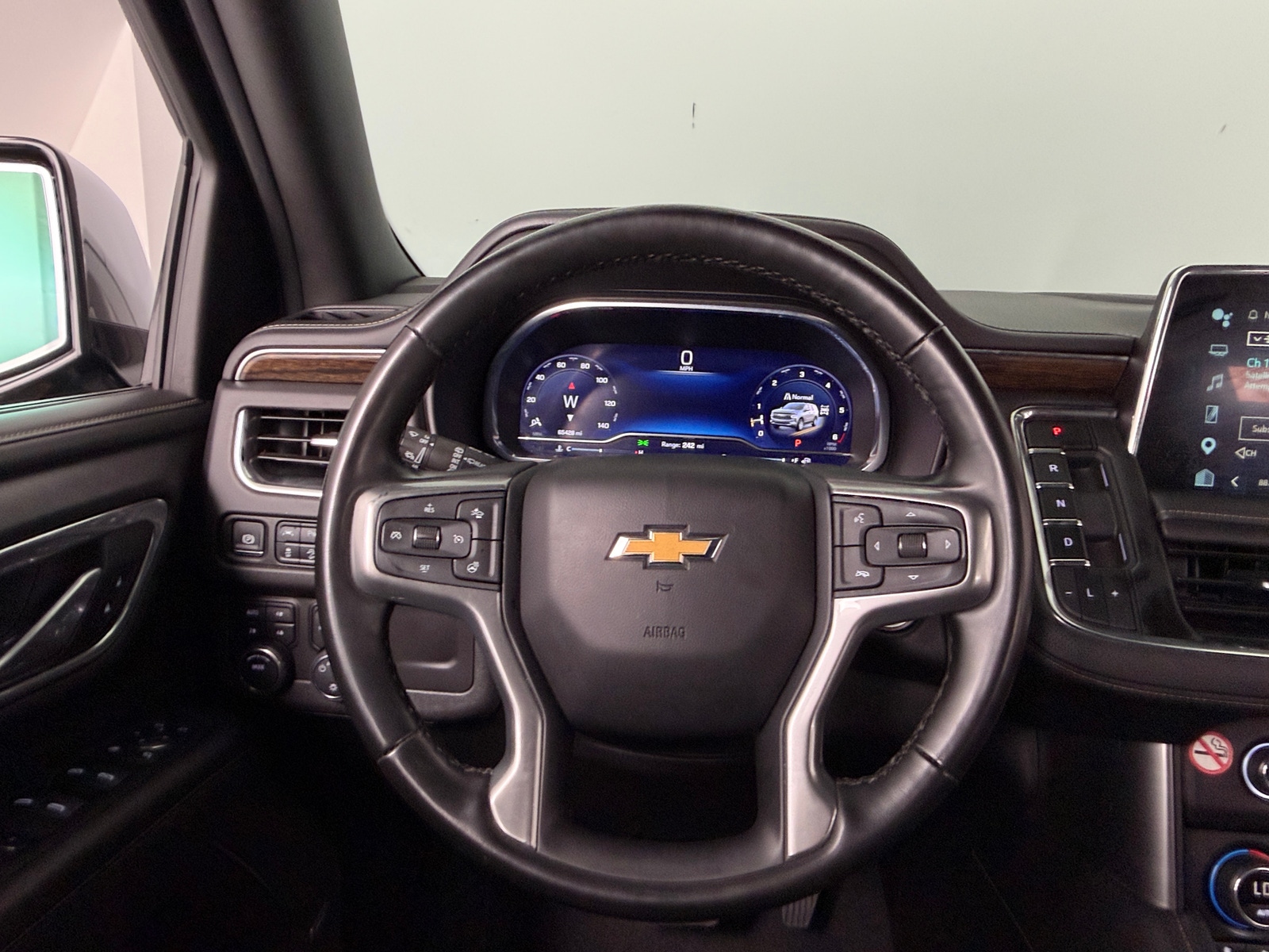 Thumbnail: 2024 Chevrolet Suburban - 4