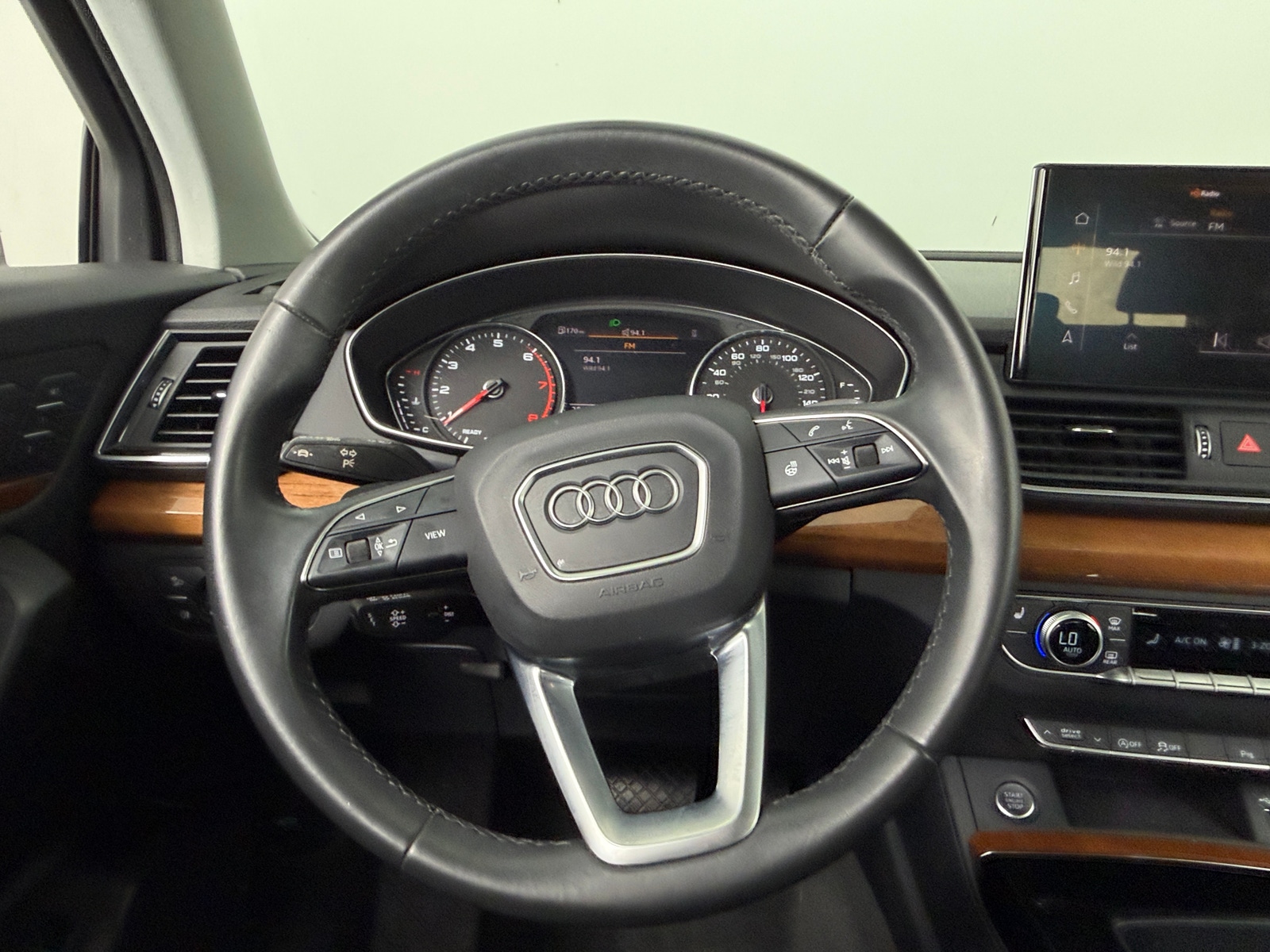 Thumbnail: 2023 Audi Q5 - 4