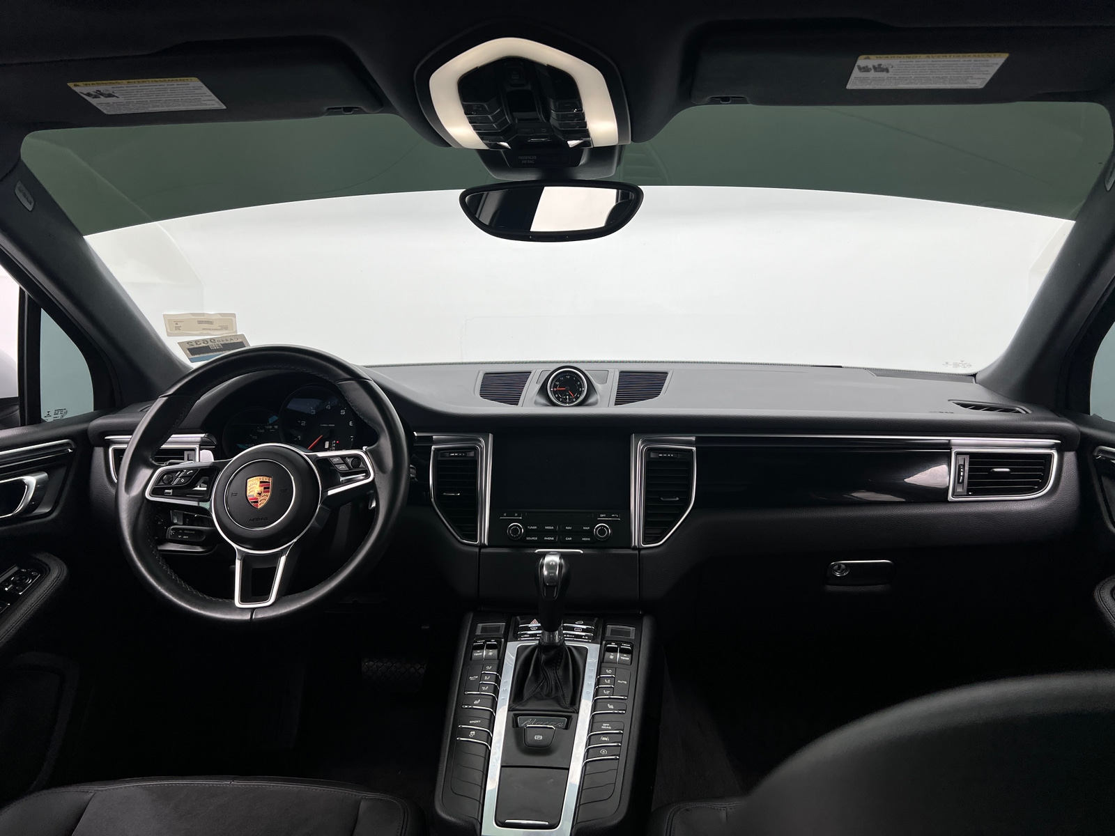 Thumbnail: 2018 Porsche Macan - 2