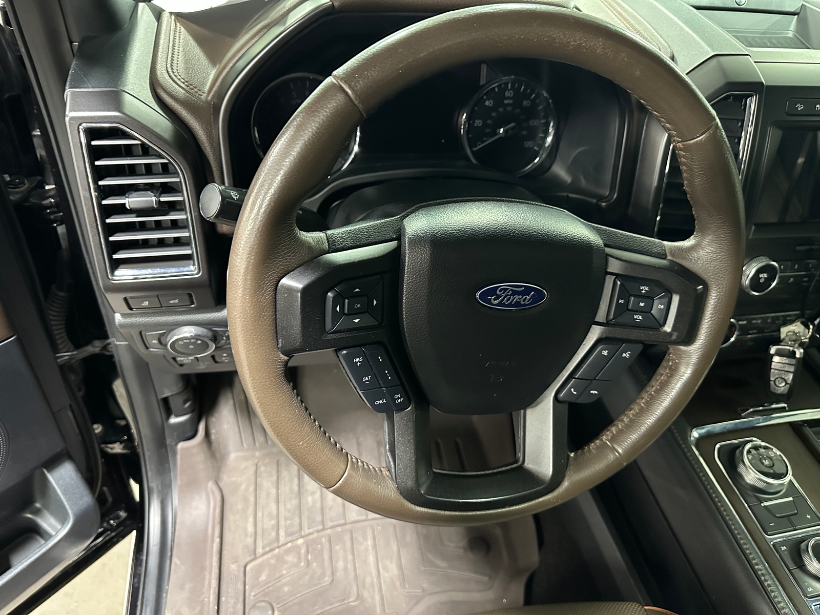 Thumbnail: 2020 Ford Expedition - 4