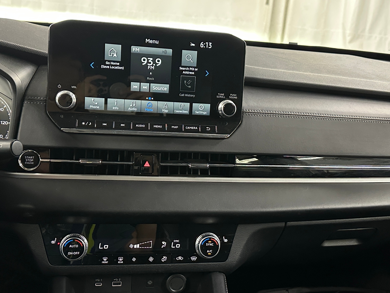 Thumbnail: 2024 Mitsubishi Outlander - 3