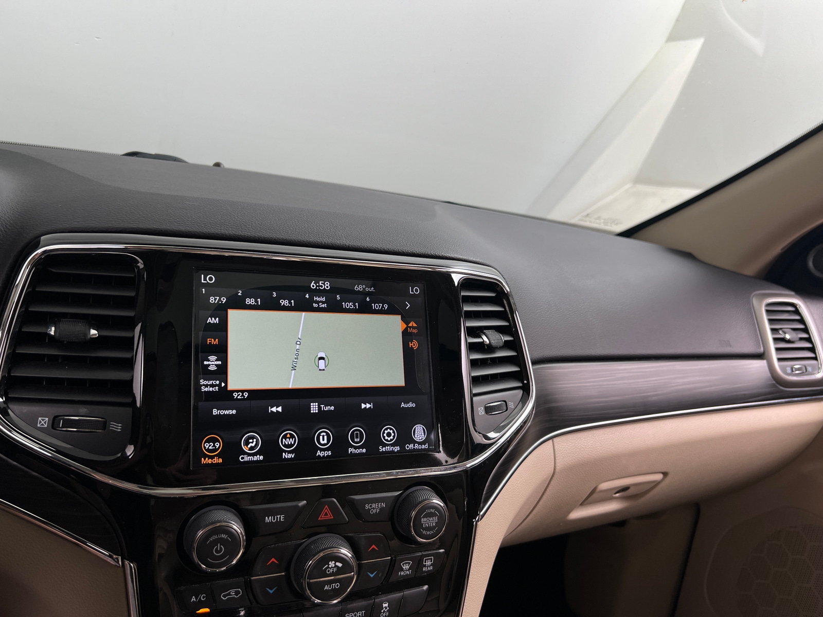 Thumbnail: 2020 Jeep Grand Cherokee - 3