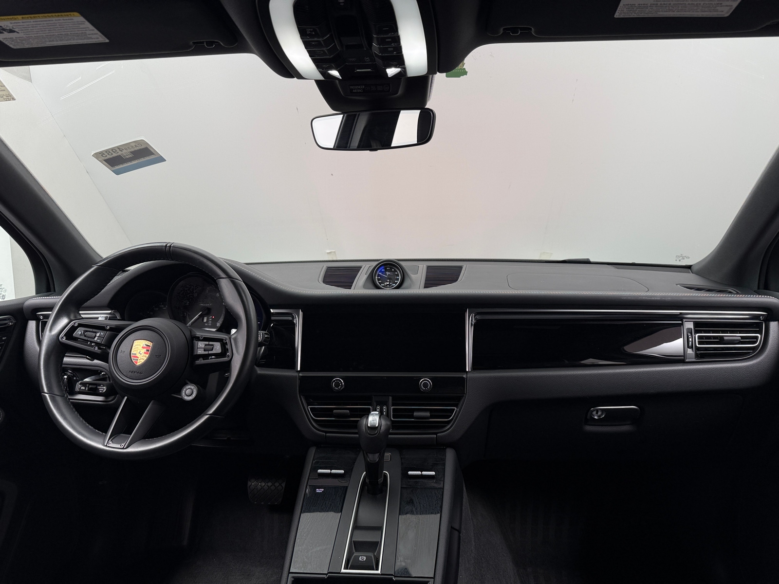 Thumbnail: 2023 Porsche Macan - 3