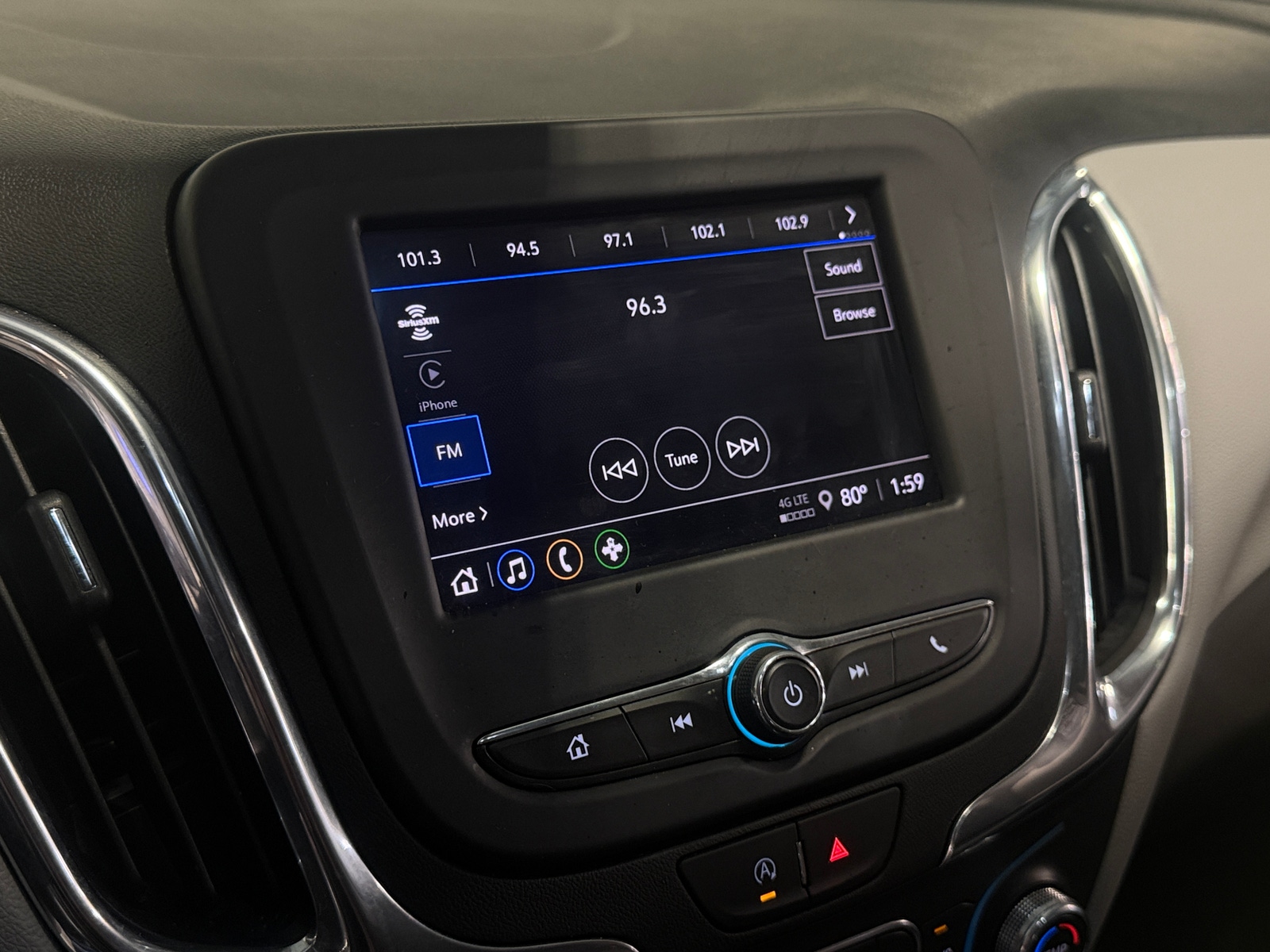 Thumbnail: 2023 Chevrolet Equinox - 4