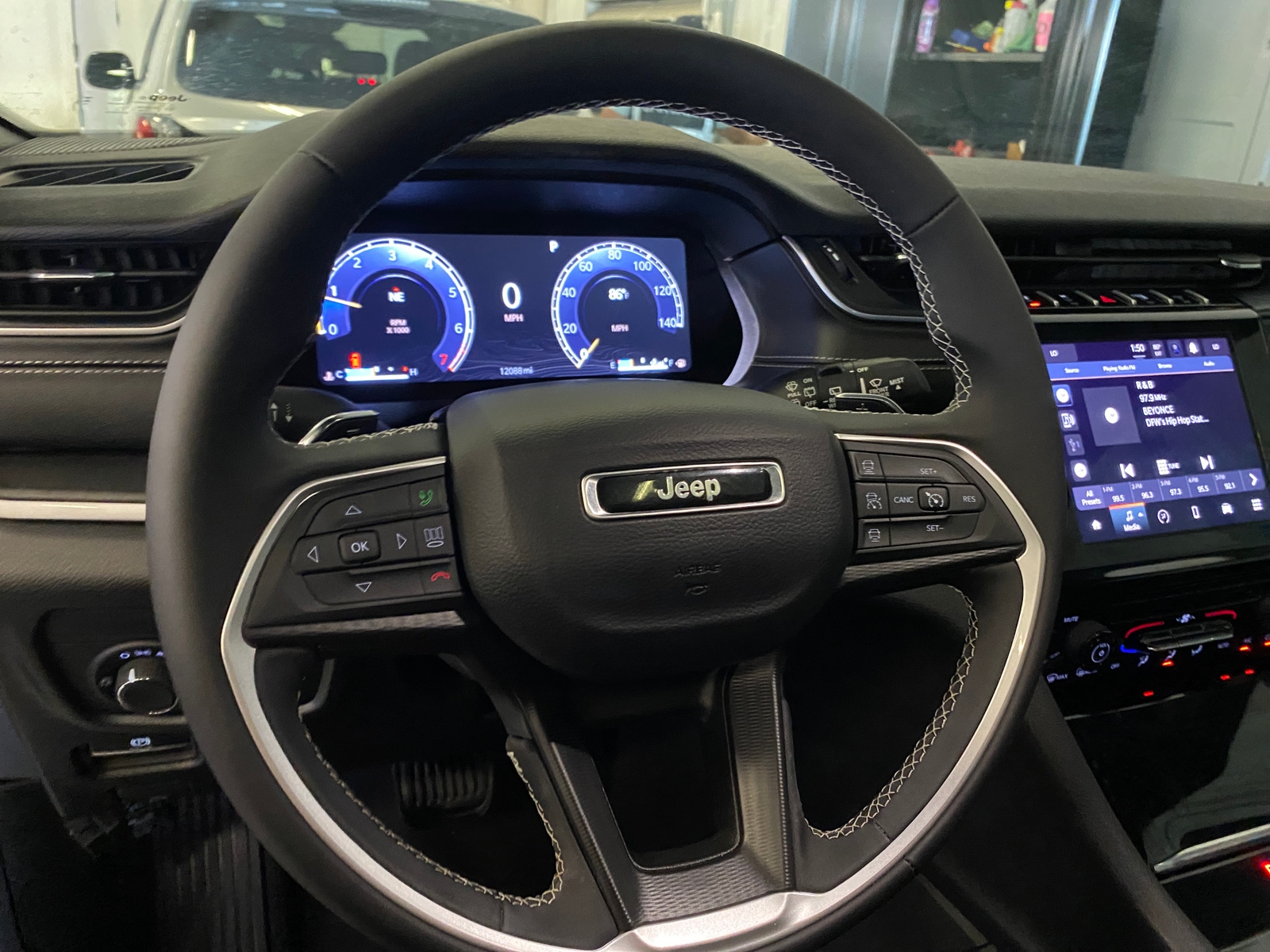 Thumbnail: 2025 Jeep Grand Cherokee - 5