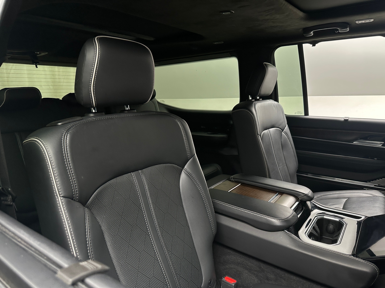 Thumbnail: 2023 Jeep Grand Wagoneer - 5