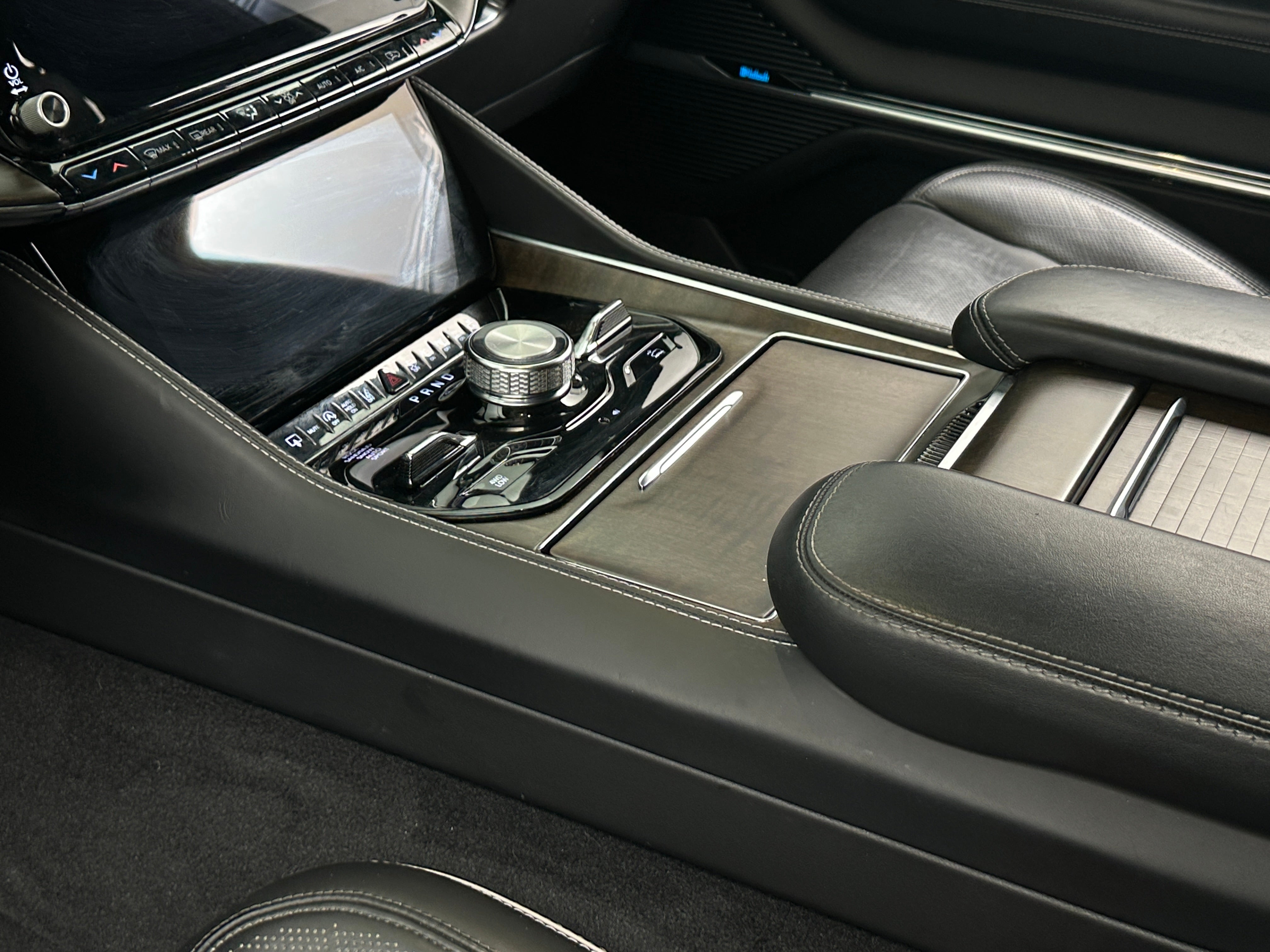 2023 Jeep Grand Wagoneer Series II - Photo 14