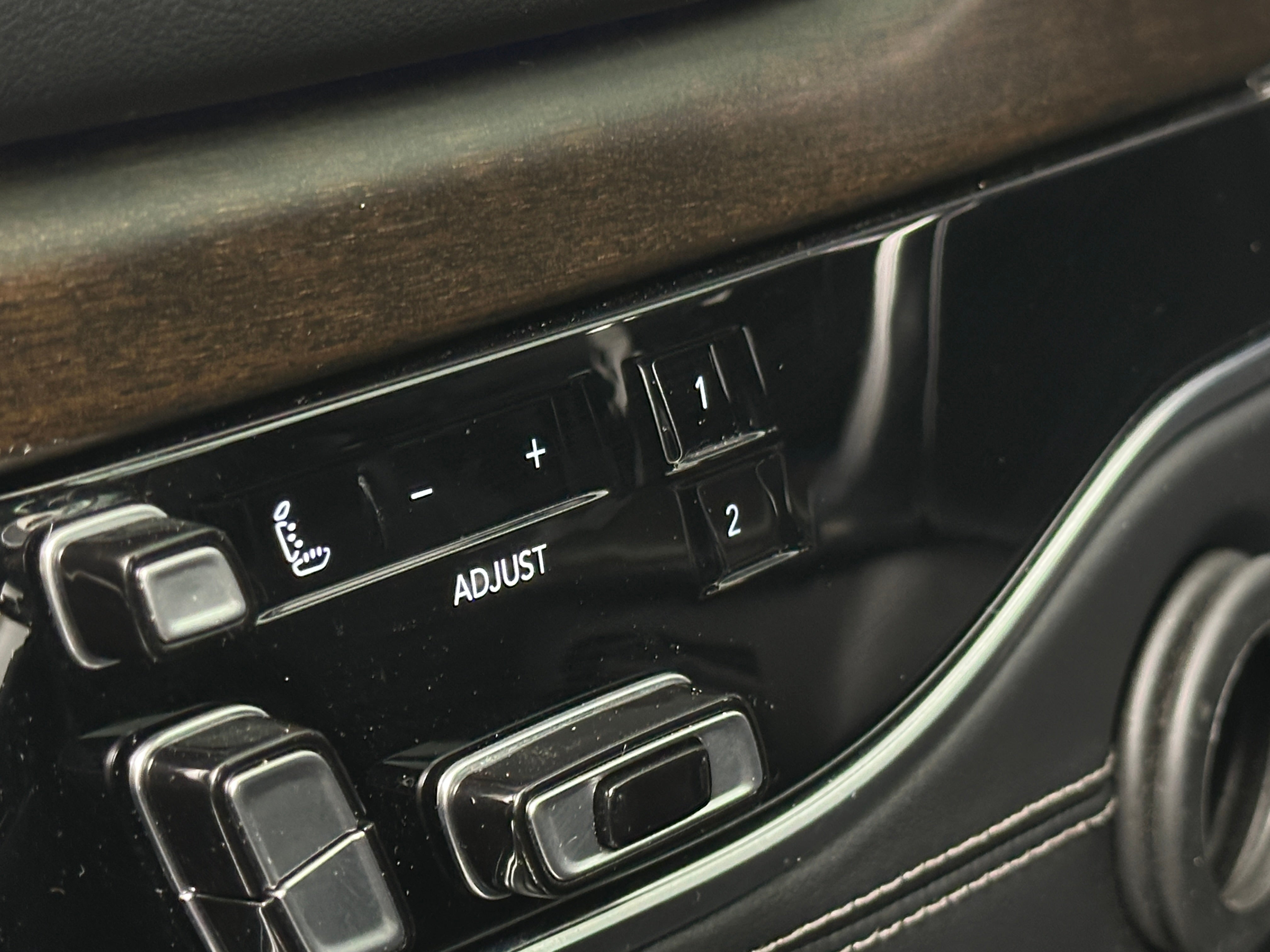 2023 Jeep Grand Wagoneer Series II - Photo 8