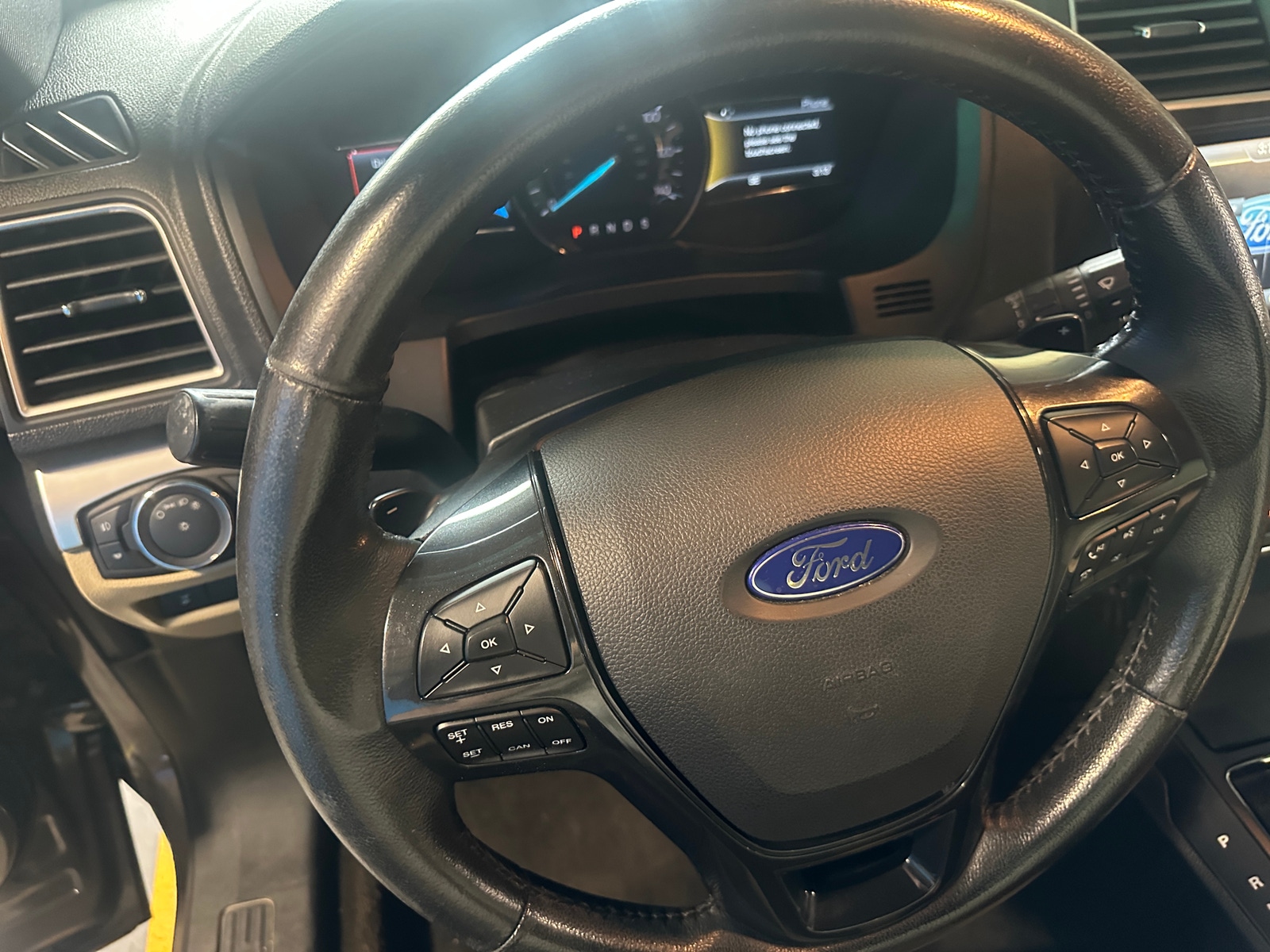 Thumbnail: 2016 Ford Explorer - 4