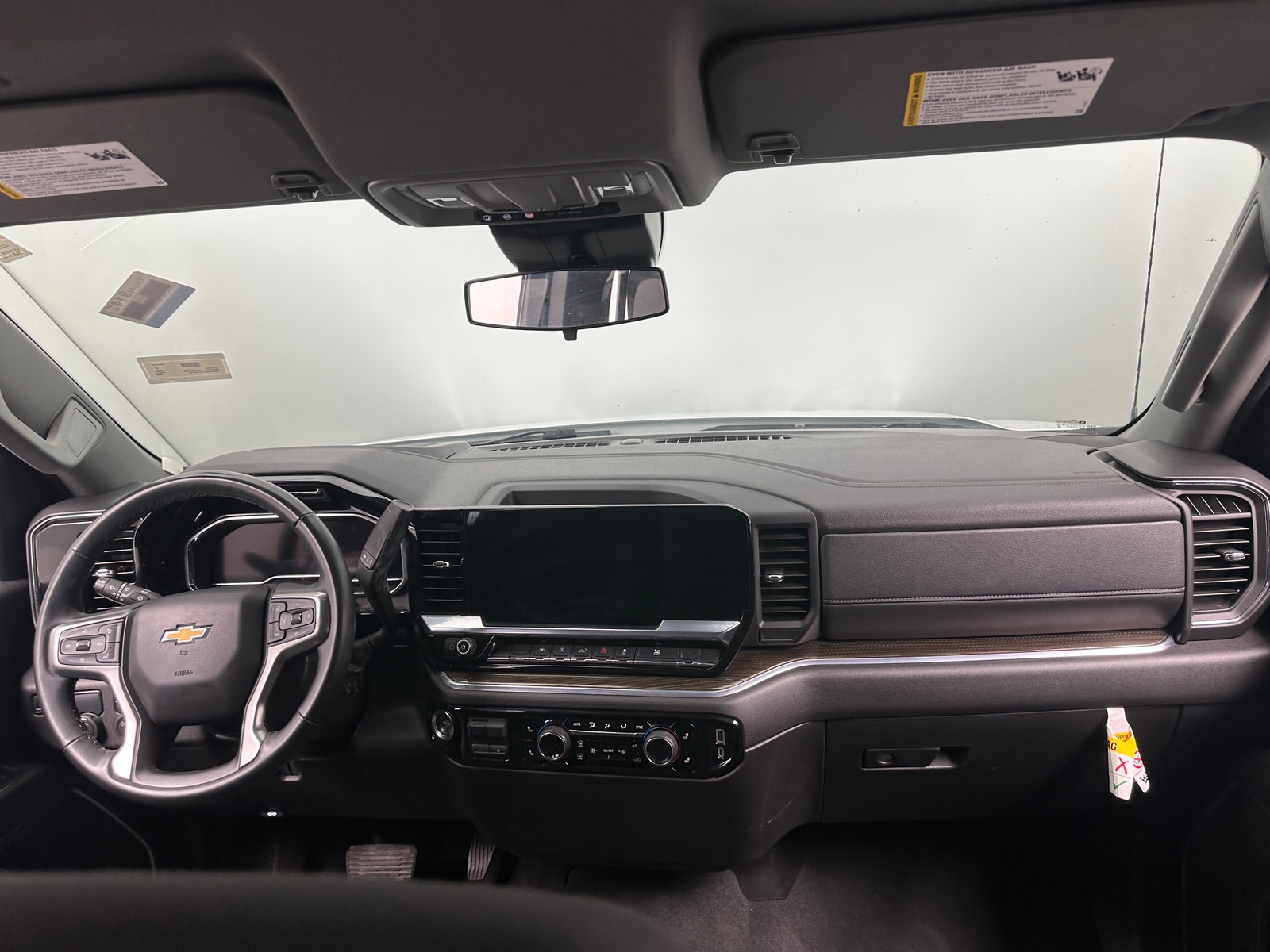 Thumbnail: 2025 Chevrolet Silverado 1500 - 3