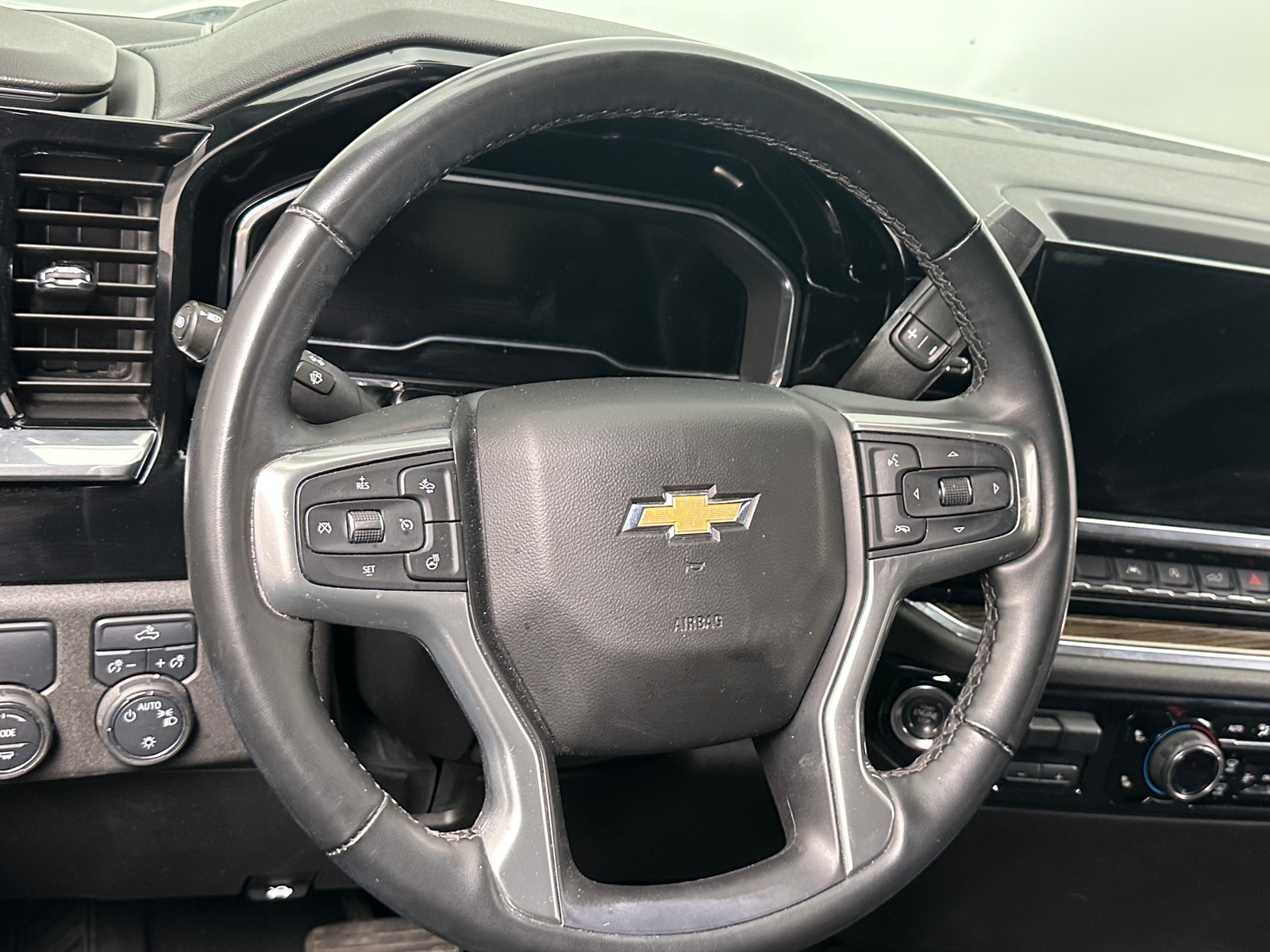Thumbnail: 2025 Chevrolet Silverado 1500 - 5
