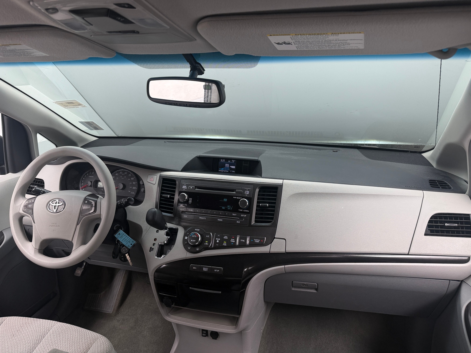 Thumbnail: 2014 Toyota Sienna - 3