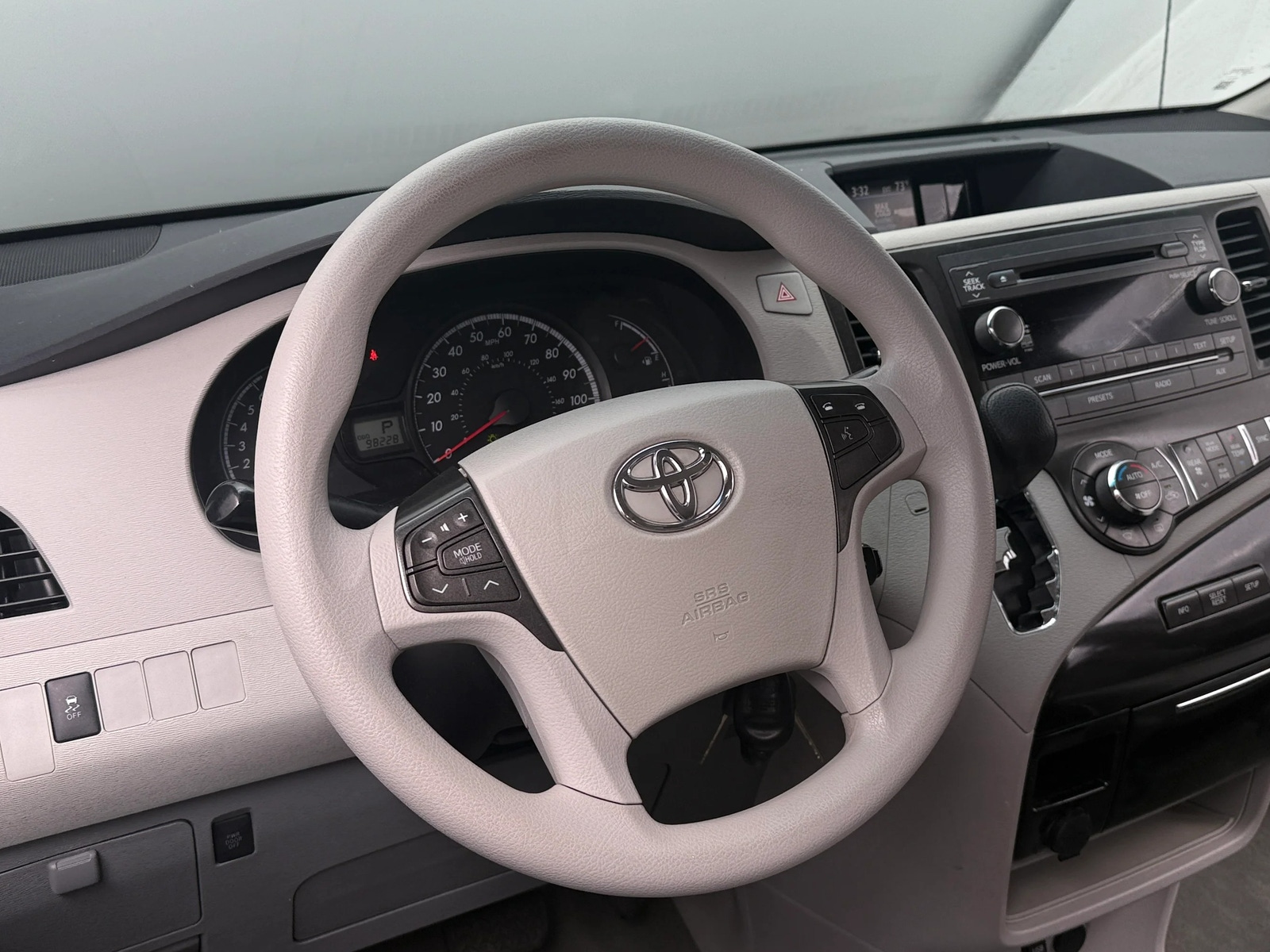 Thumbnail: 2014 Toyota Sienna - 5