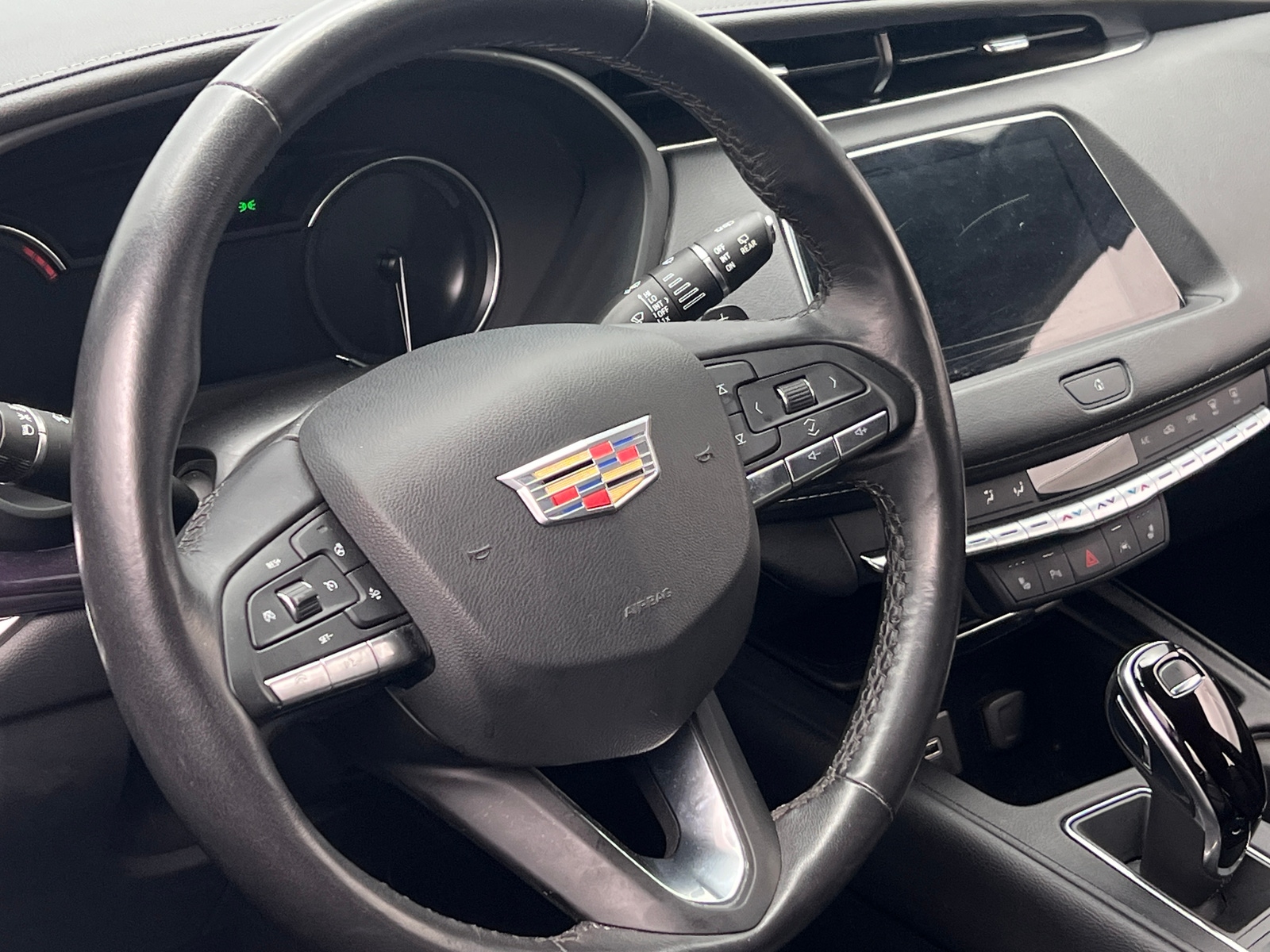 Thumbnail: 2022 Cadillac XT4 - 4