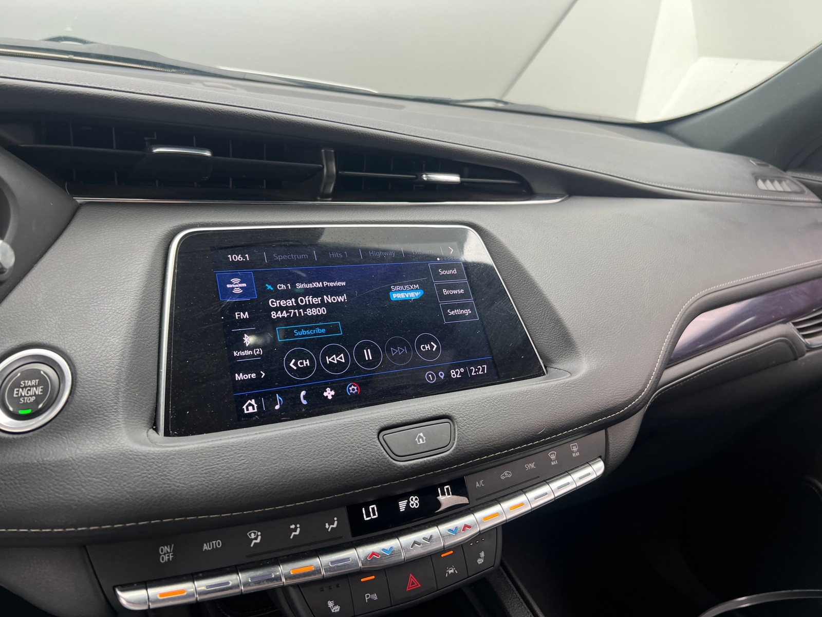 Thumbnail: 2022 Cadillac XT4 - 3