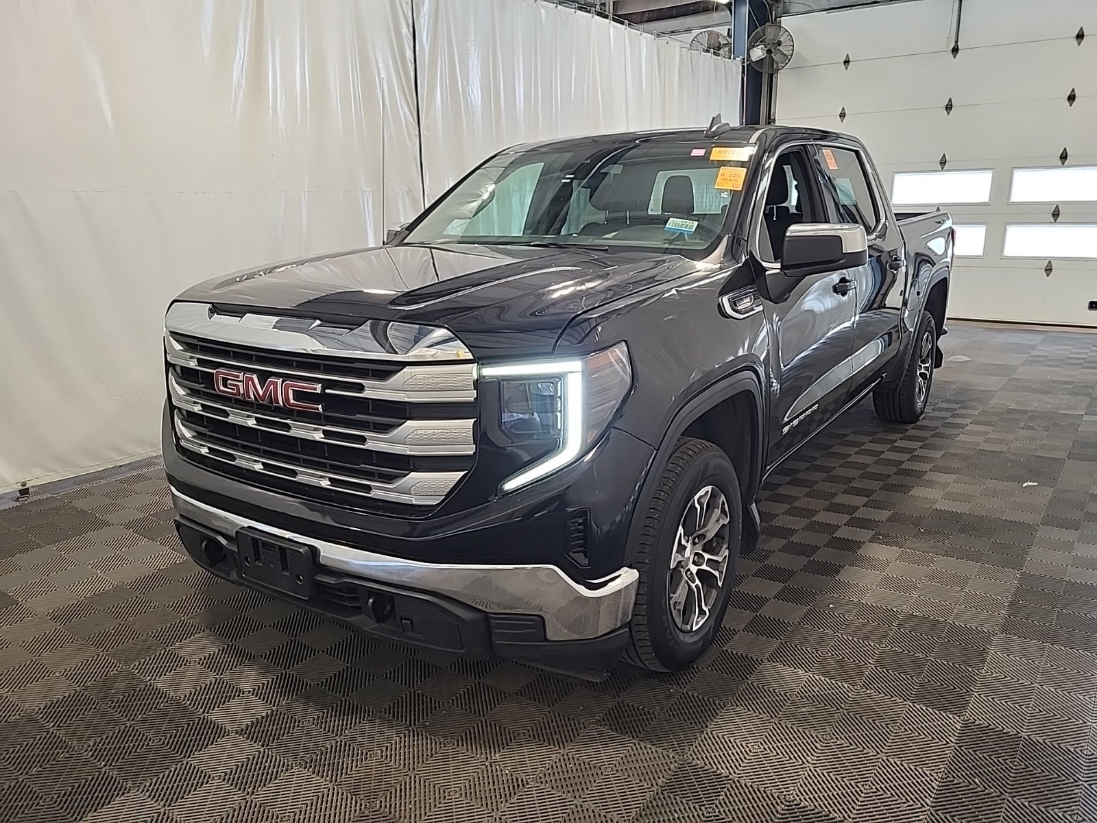 2024 GMC Sierra 1500 4WD Crew Cab 147" Sle