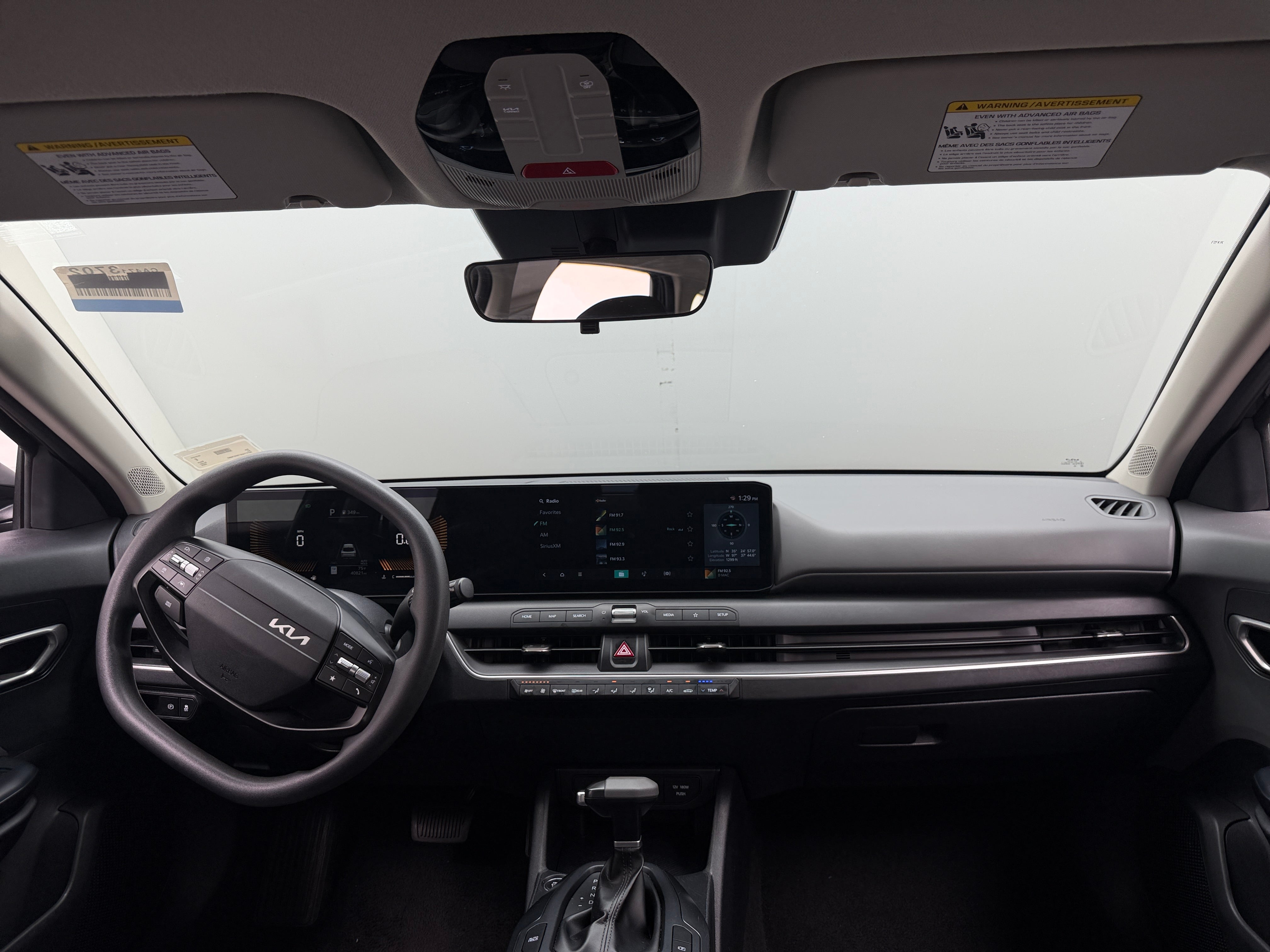 2025 Kia K4 LXS - Photo 11
