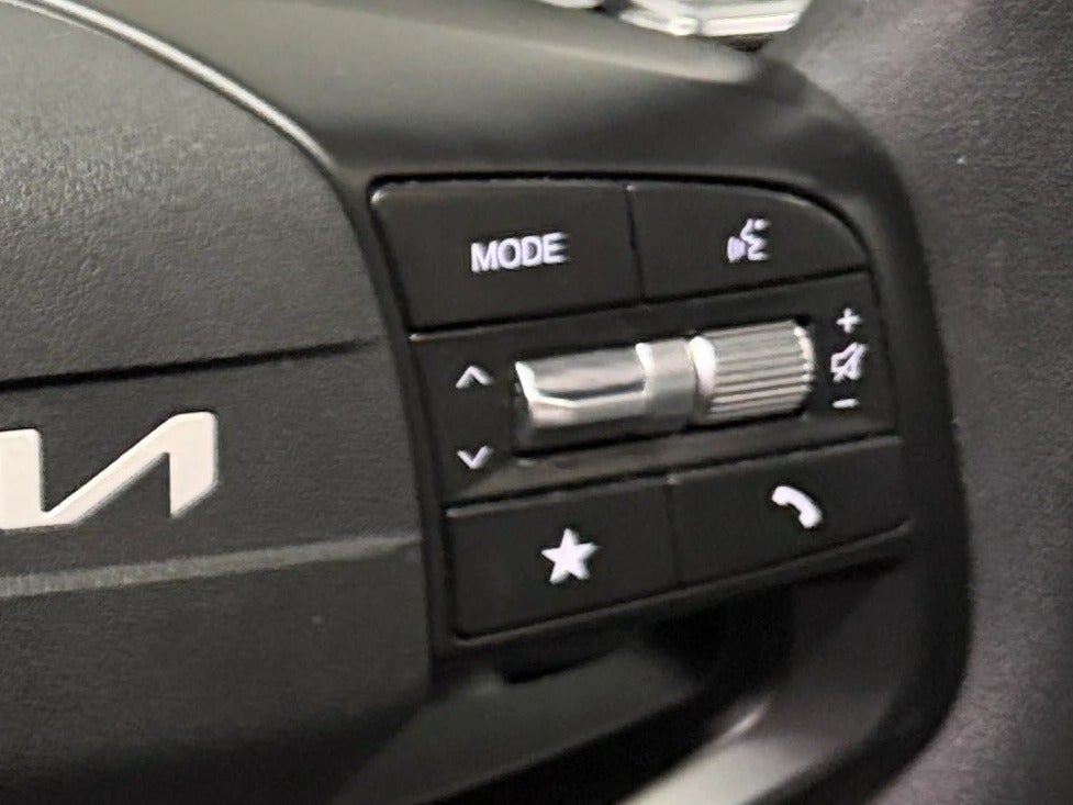 2025 Kia K4 LXS - Photo 15