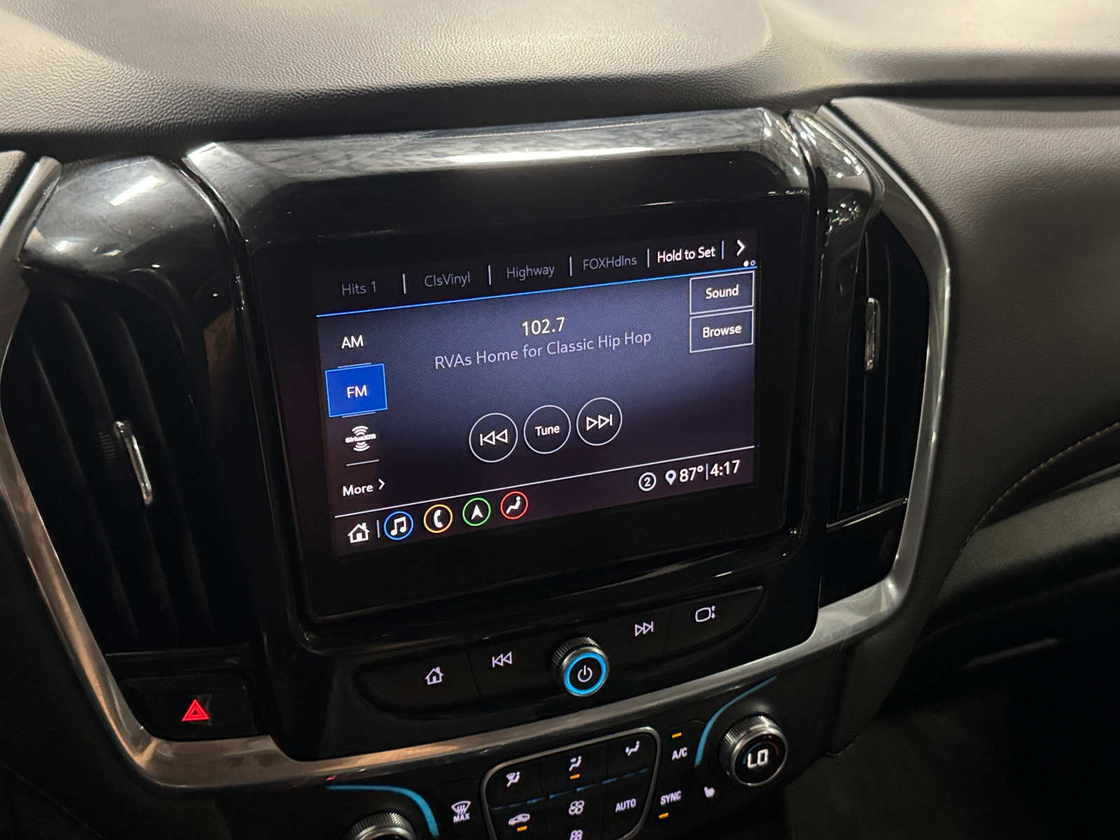 Thumbnail: 2020 Chevrolet Traverse - 3