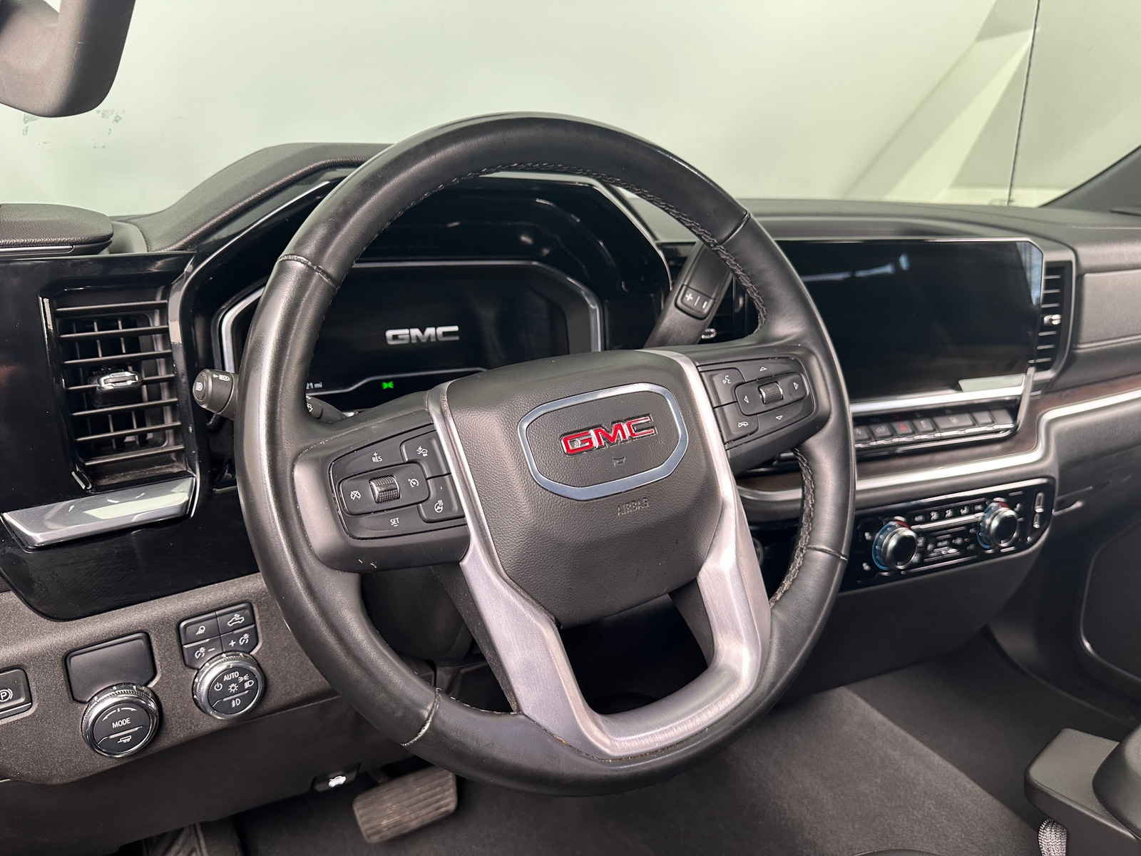 Thumbnail: 2025 GMC Sierra 1500 - 4