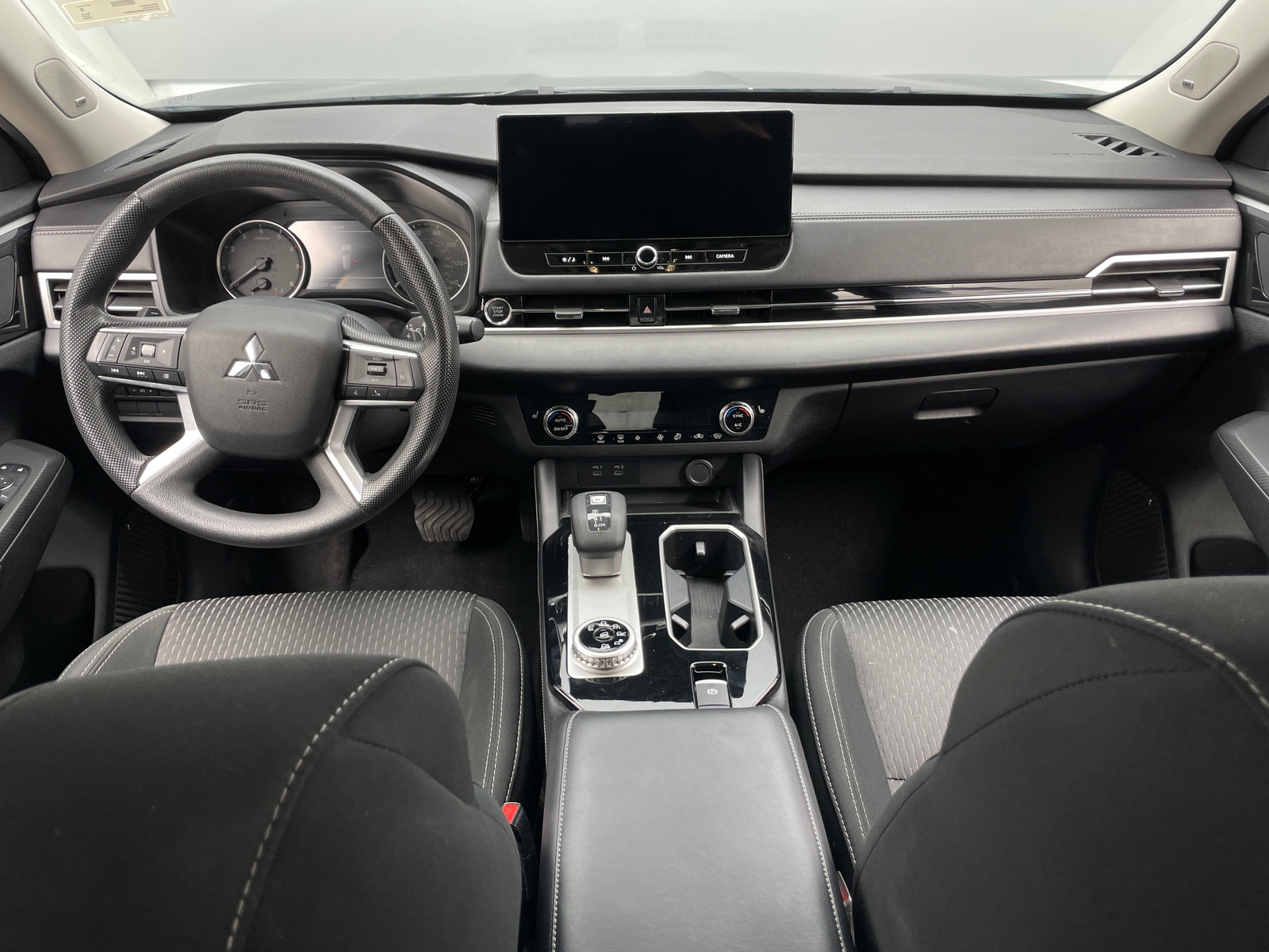 Thumbnail: 2025 Mitsubishi Outlander - 3