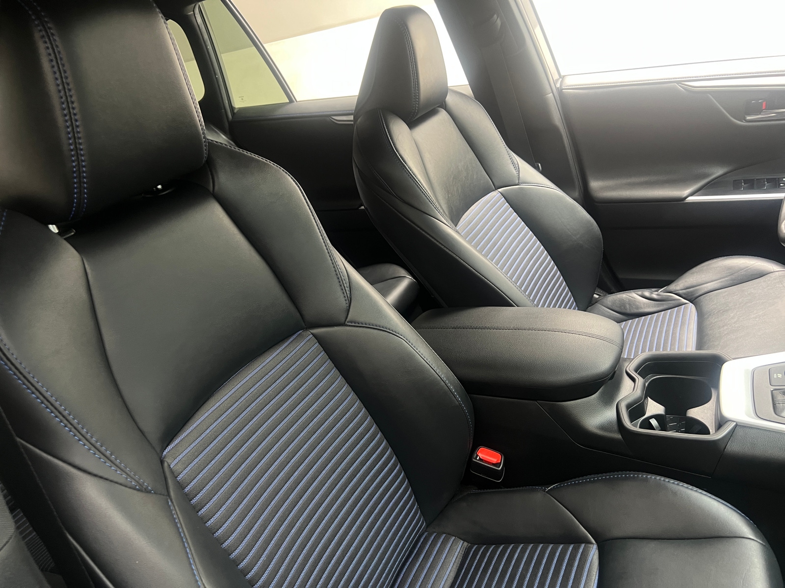 Thumbnail: 2021 Toyota RAV4 - 2