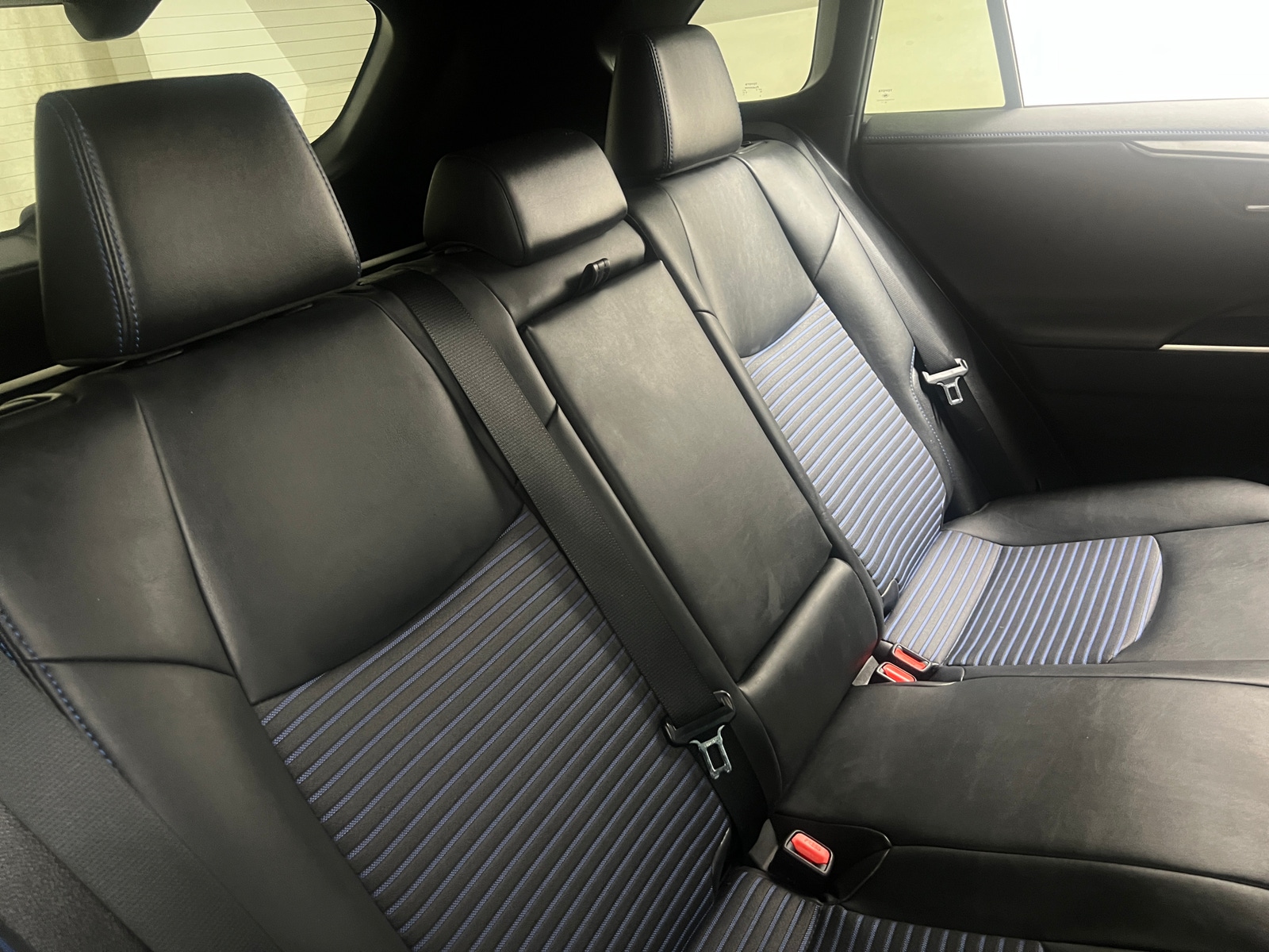 Thumbnail: 2021 Toyota RAV4 - 6