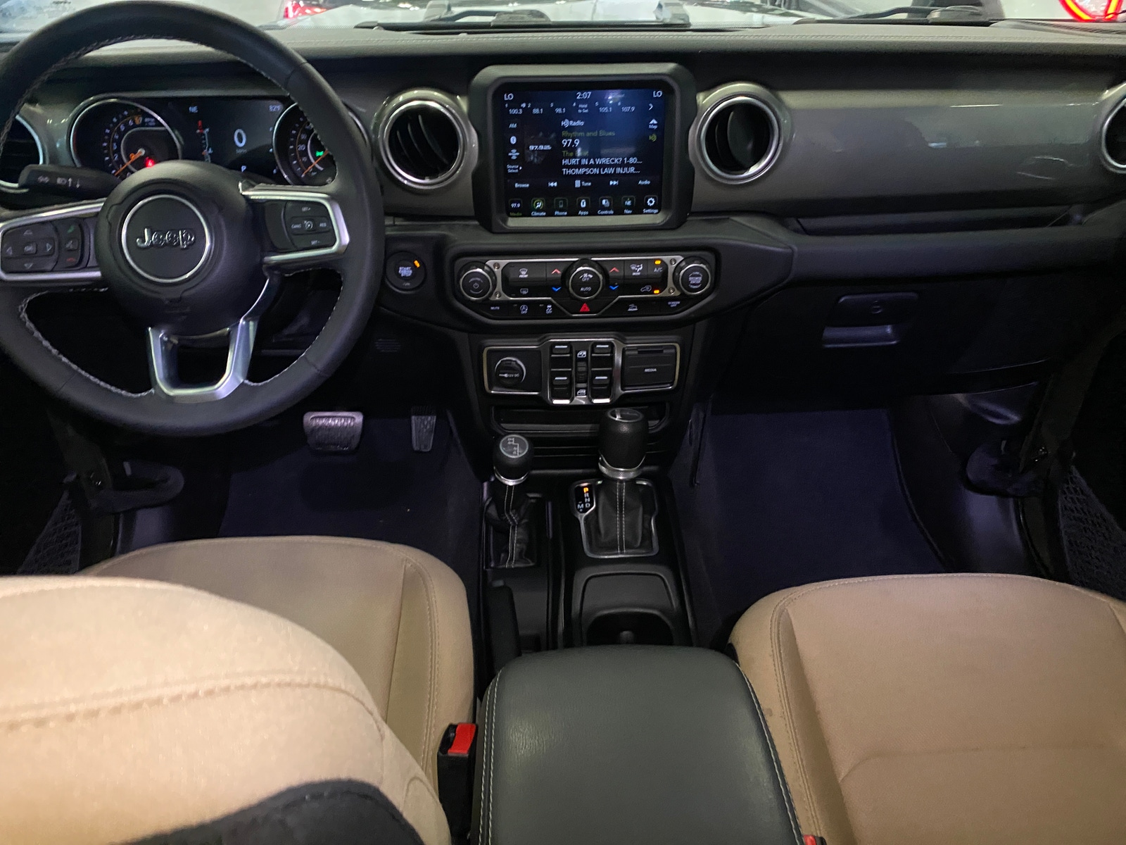 Thumbnail: 2023 Jeep Gladiator - 3