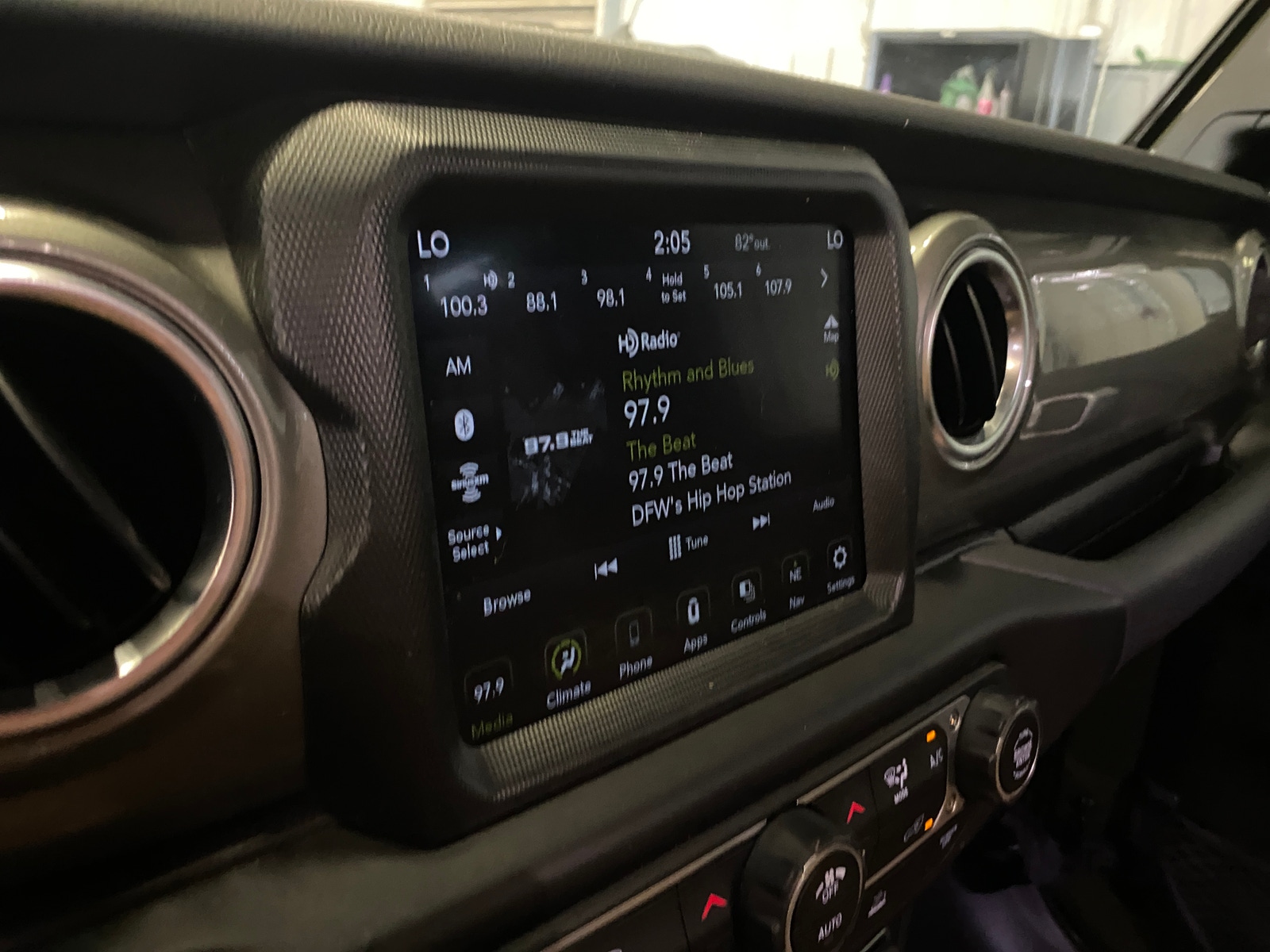 Thumbnail: 2023 Jeep Gladiator - 4